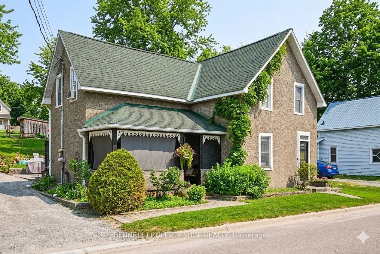Photo 2 of 827 River Road, McNab/Braeside, Mcnab/Braeside Twps — HOMEH