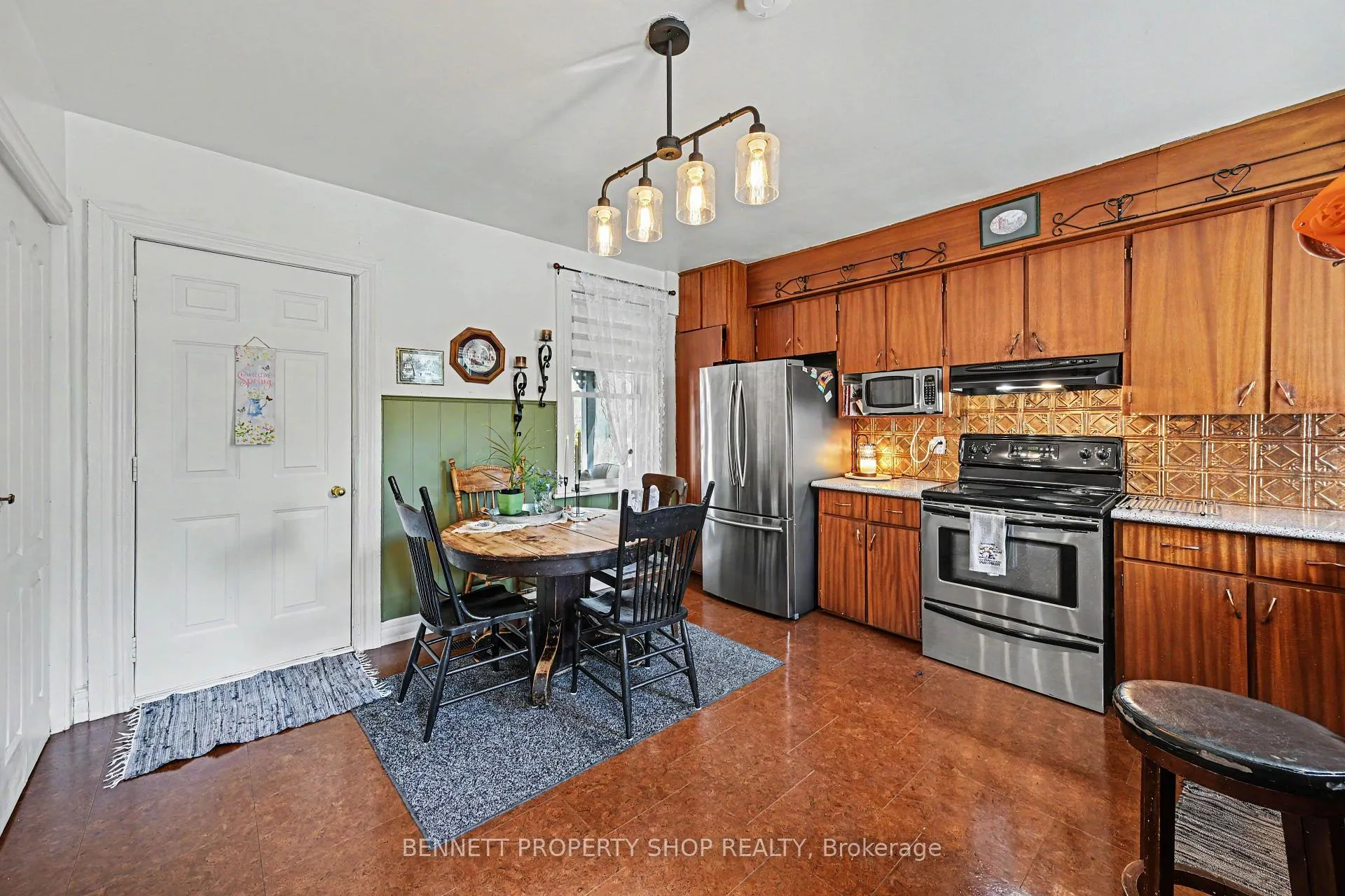 Photo 6 of 827 River Road, McNab/Braeside, Mcnab/Braeside Twps — HOMEH