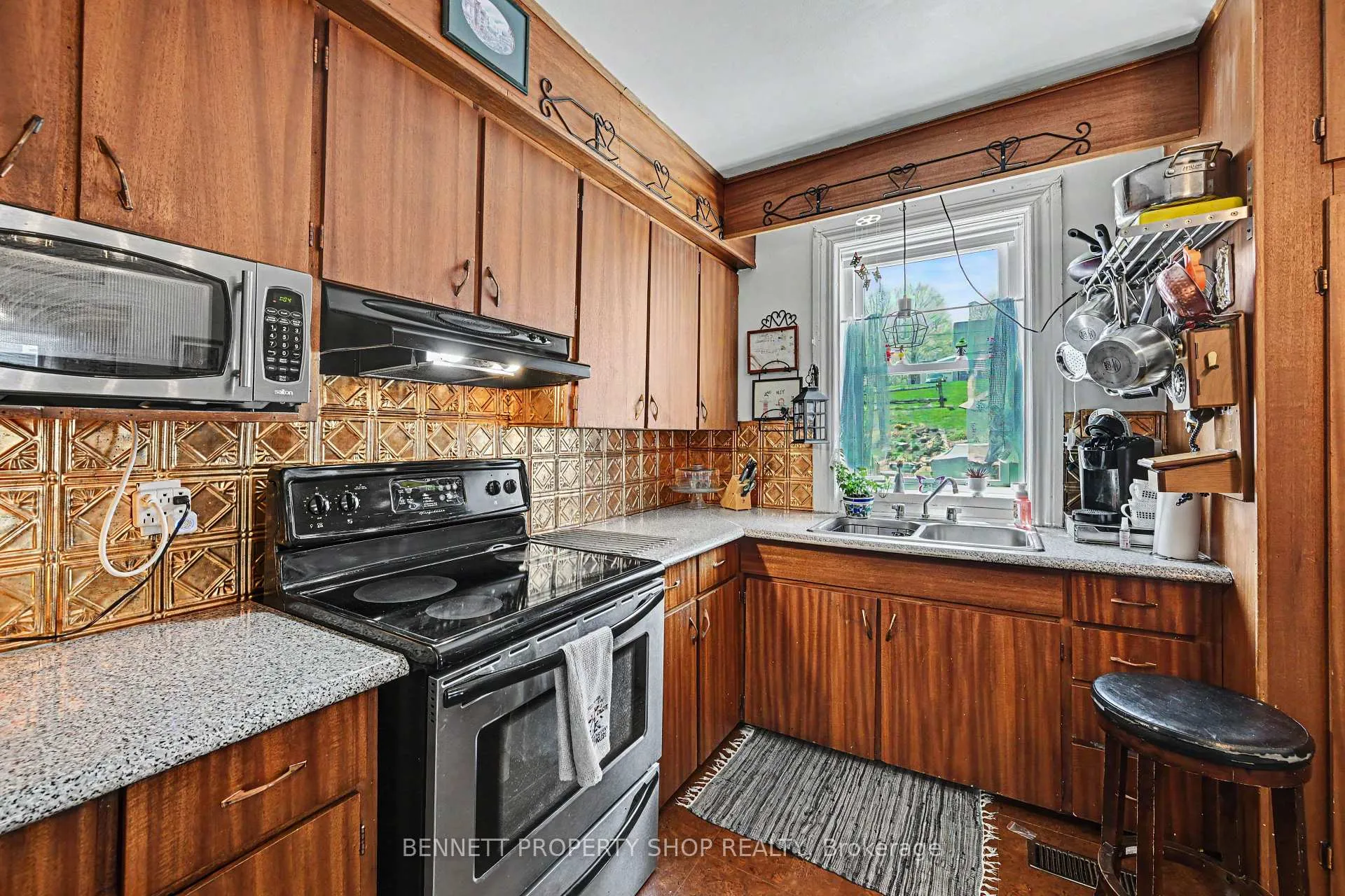 Photo 8 of 827 River Road, McNab/Braeside, Mcnab/Braeside Twps — HOMEH