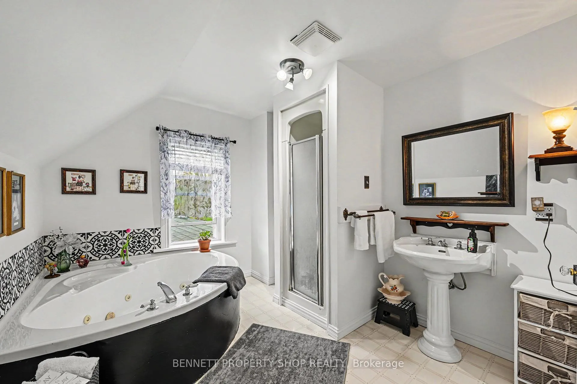 Photo 18 of 827 River Road, McNab/Braeside, Mcnab/Braeside Twps — HOMEH