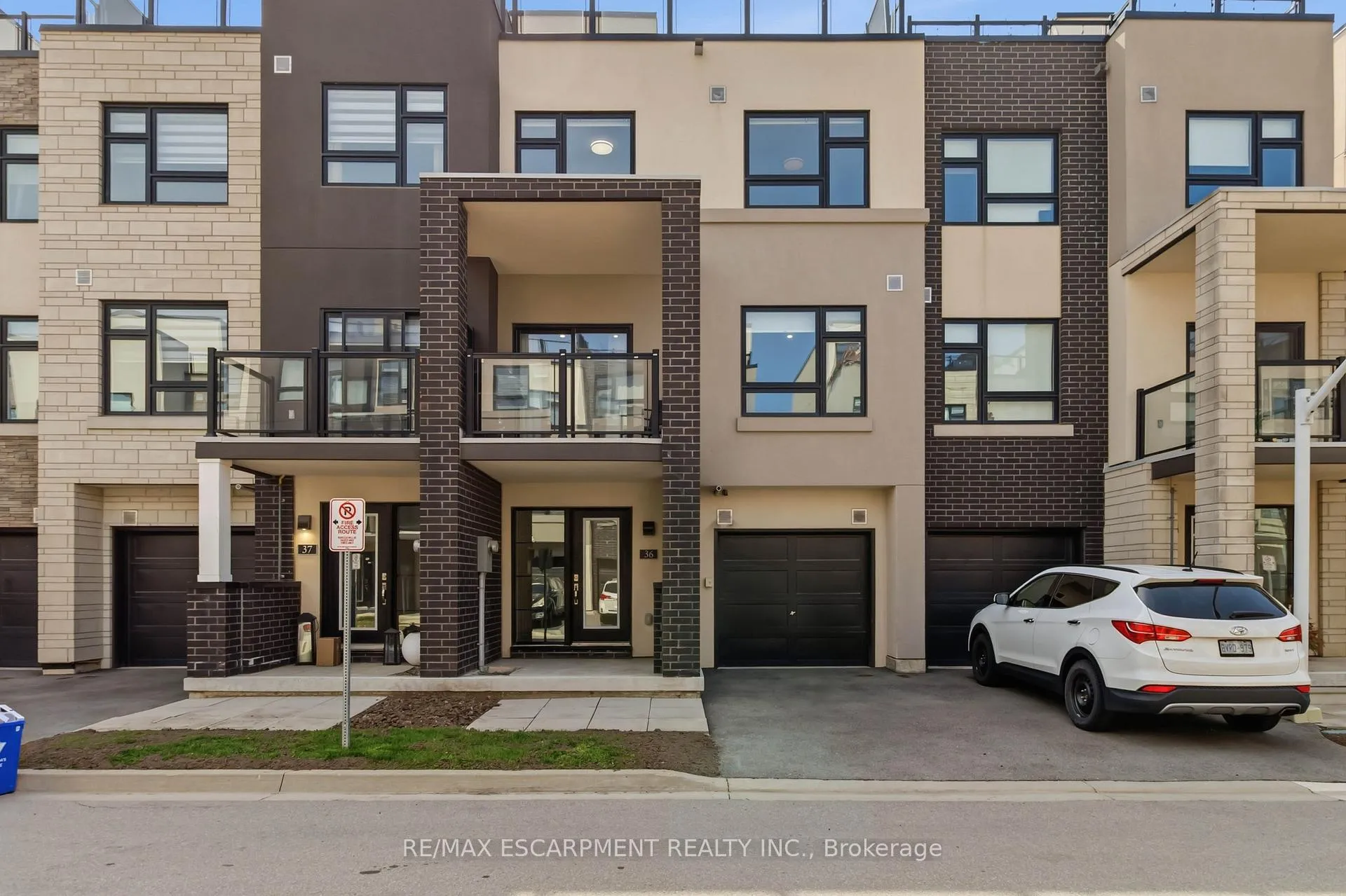 Photo 1 of Unit 36, 1121 Cooke Boulevard, Burlington, LaSalle — HOMEH