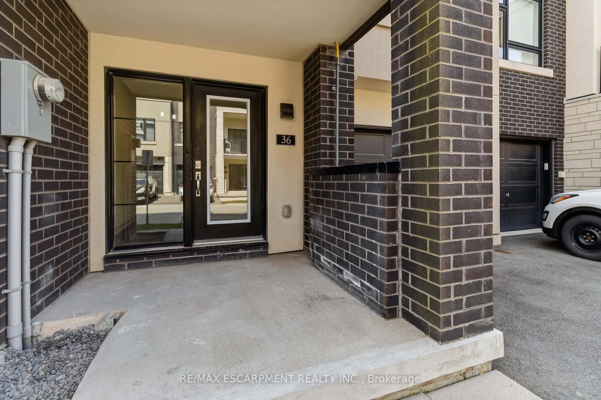 Photo 4 of Unit 36, 1121 Cooke Boulevard, Burlington, LaSalle — HOMEH