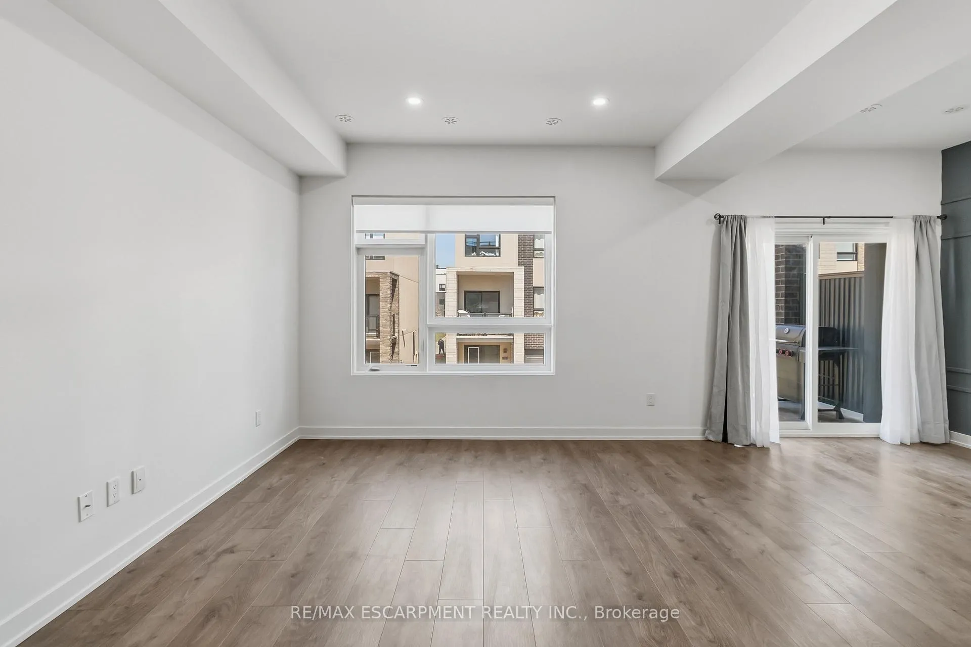 Photo 12 of Unit 36, 1121 Cooke Boulevard, Burlington, LaSalle — HOMEH