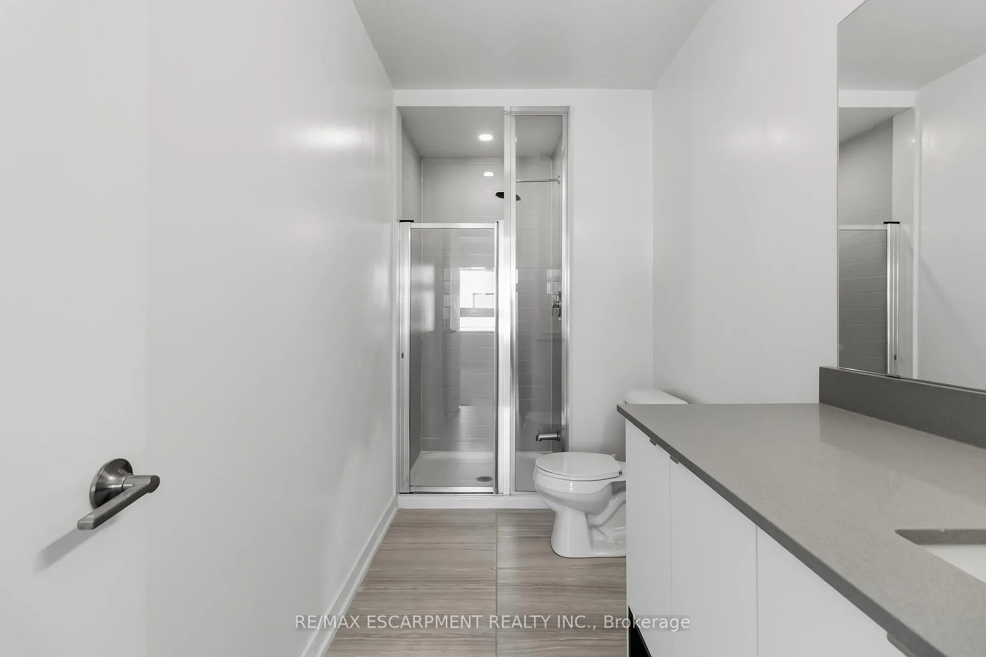 Photo 25 of Unit 36, 1121 Cooke Boulevard, Burlington, LaSalle — HOMEH