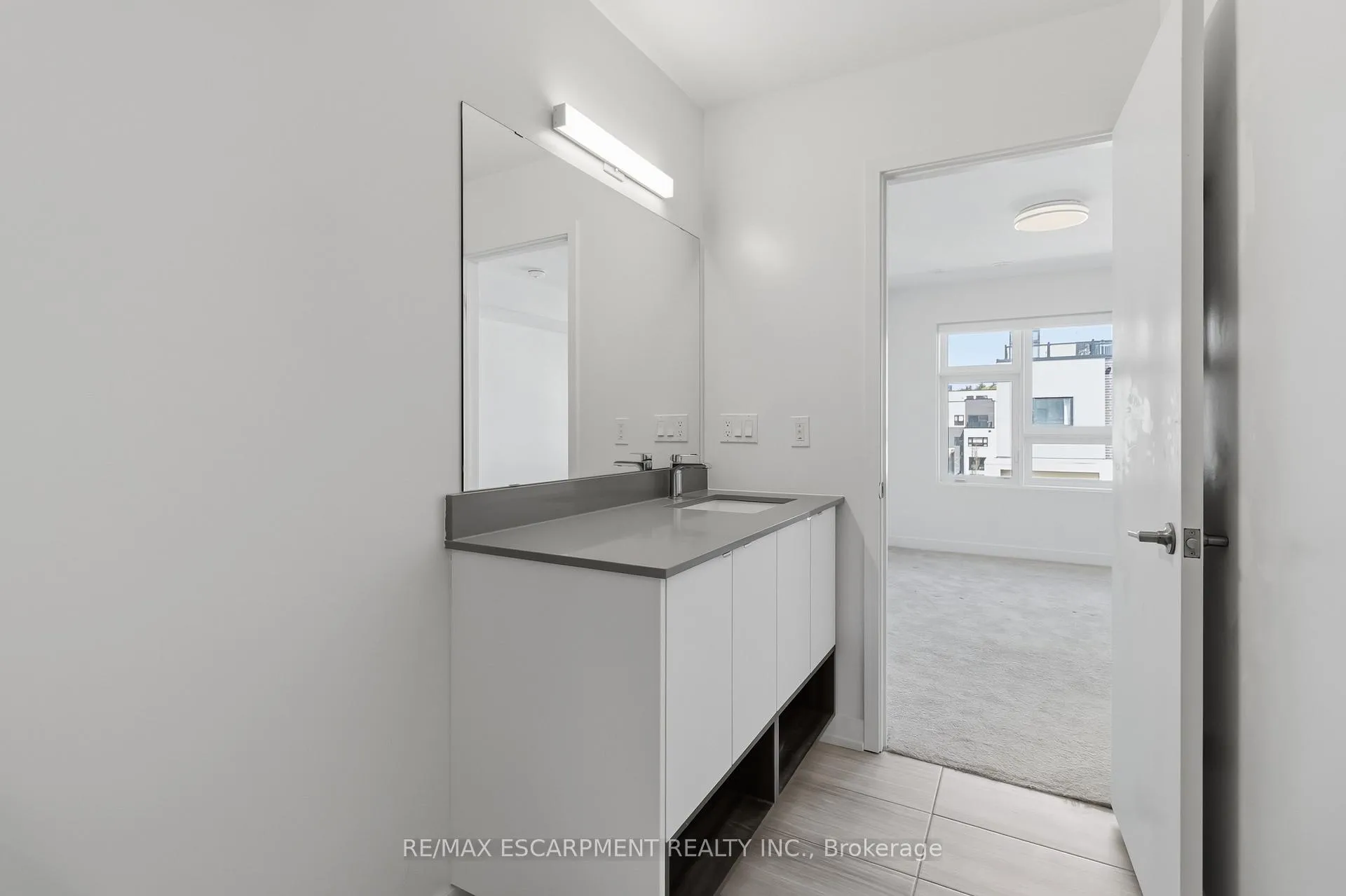 Photo 26 of Unit 36, 1121 Cooke Boulevard, Burlington, LaSalle — HOMEH