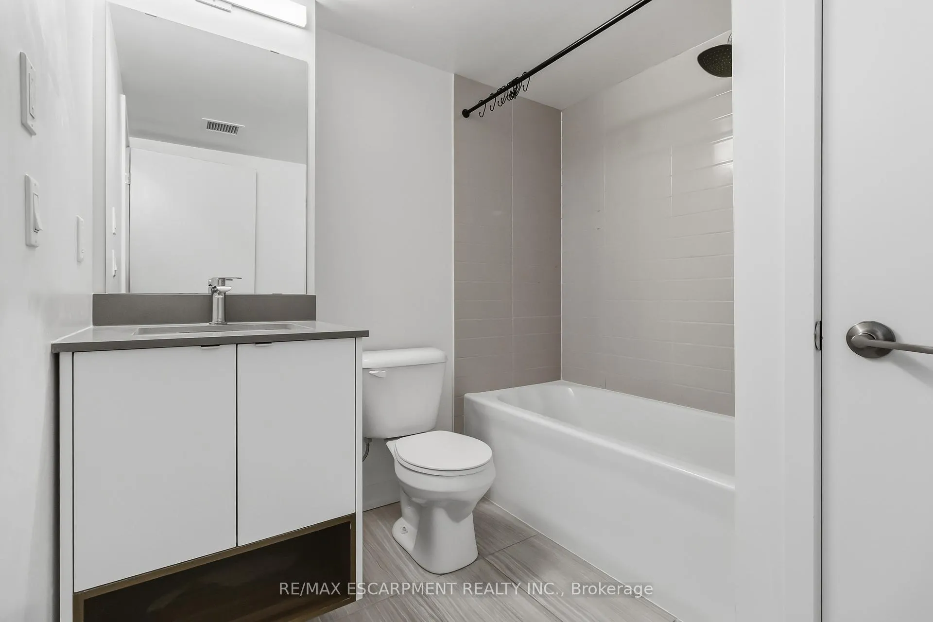 Photo 32 of Unit 36, 1121 Cooke Boulevard, Burlington, LaSalle — HOMEH