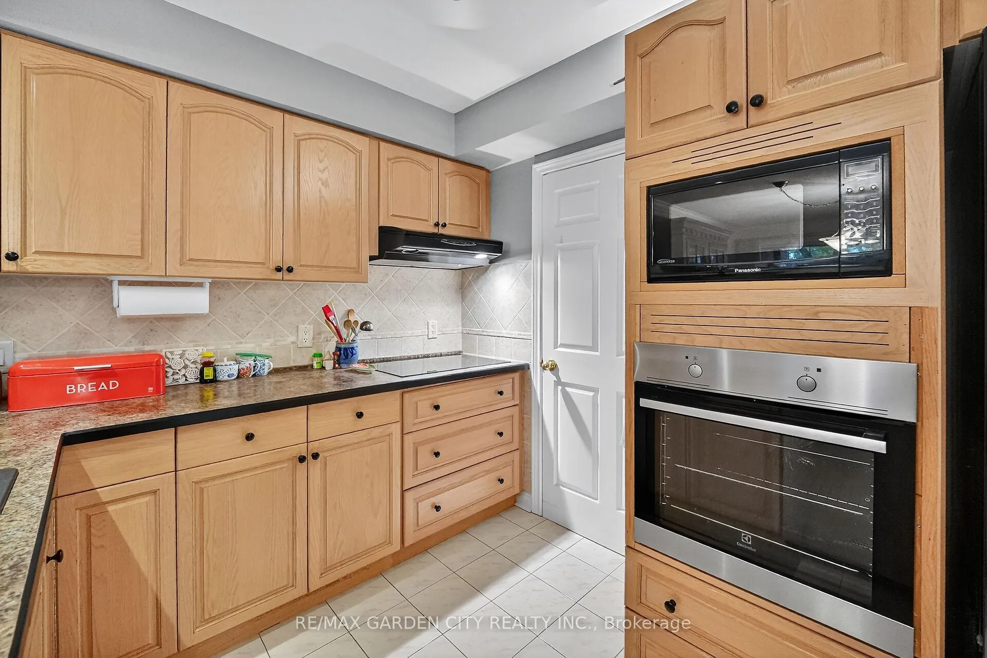 Photo 7 of Unit 201, 70 Main Street, St. Catharines, Port Dalhousie — HOMEH