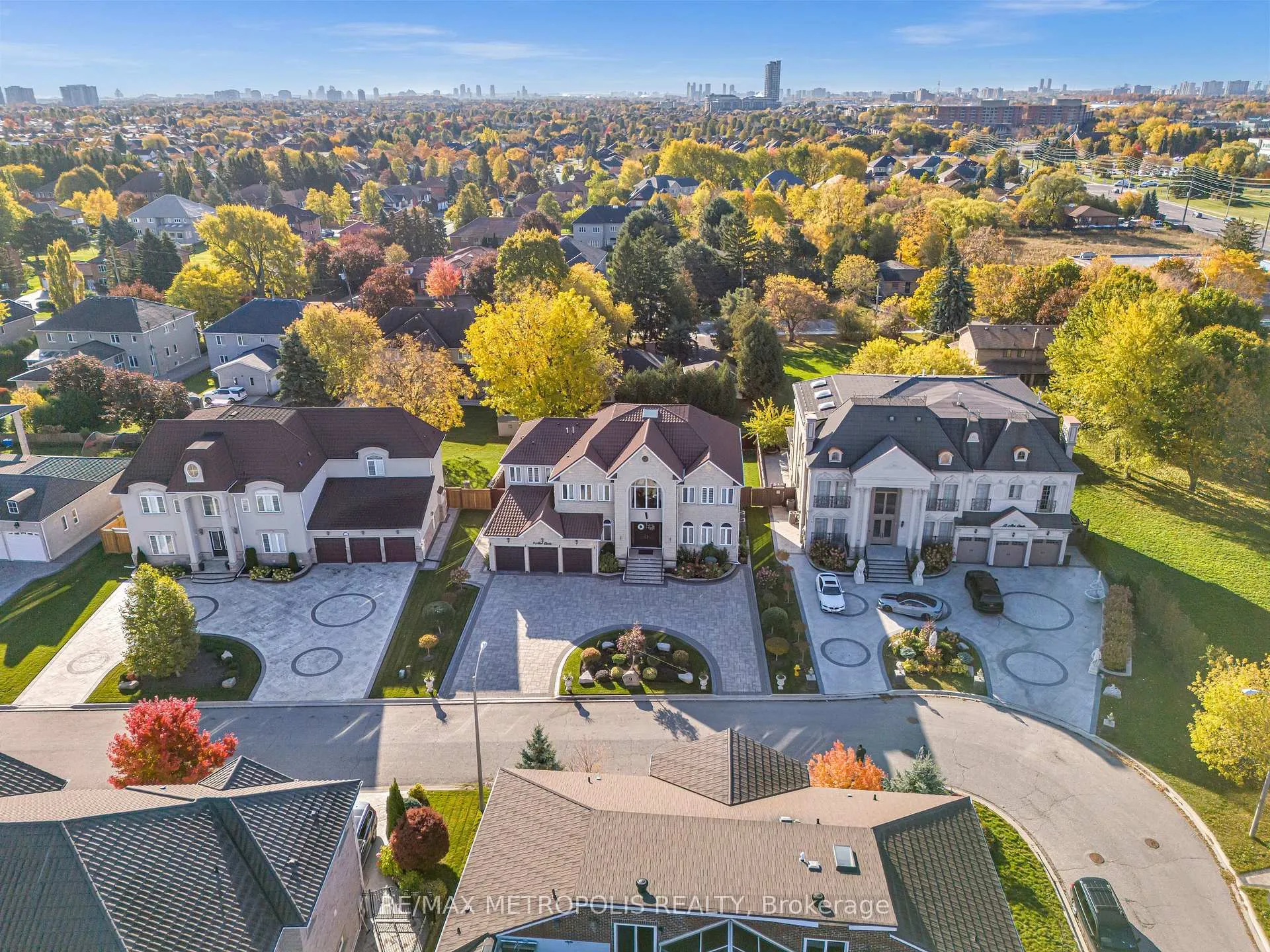 Photo 4 of 9 Alai Circle, Markham, Milliken Mills East — HOMEH