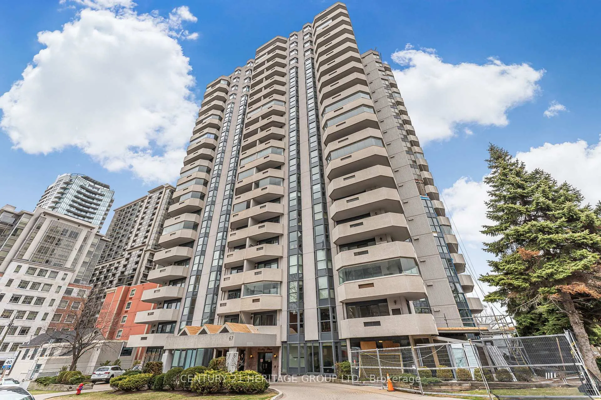 Photo 2 of Unit 102, 67 Caroline Street S, Hamilton, Durand — HOMEH