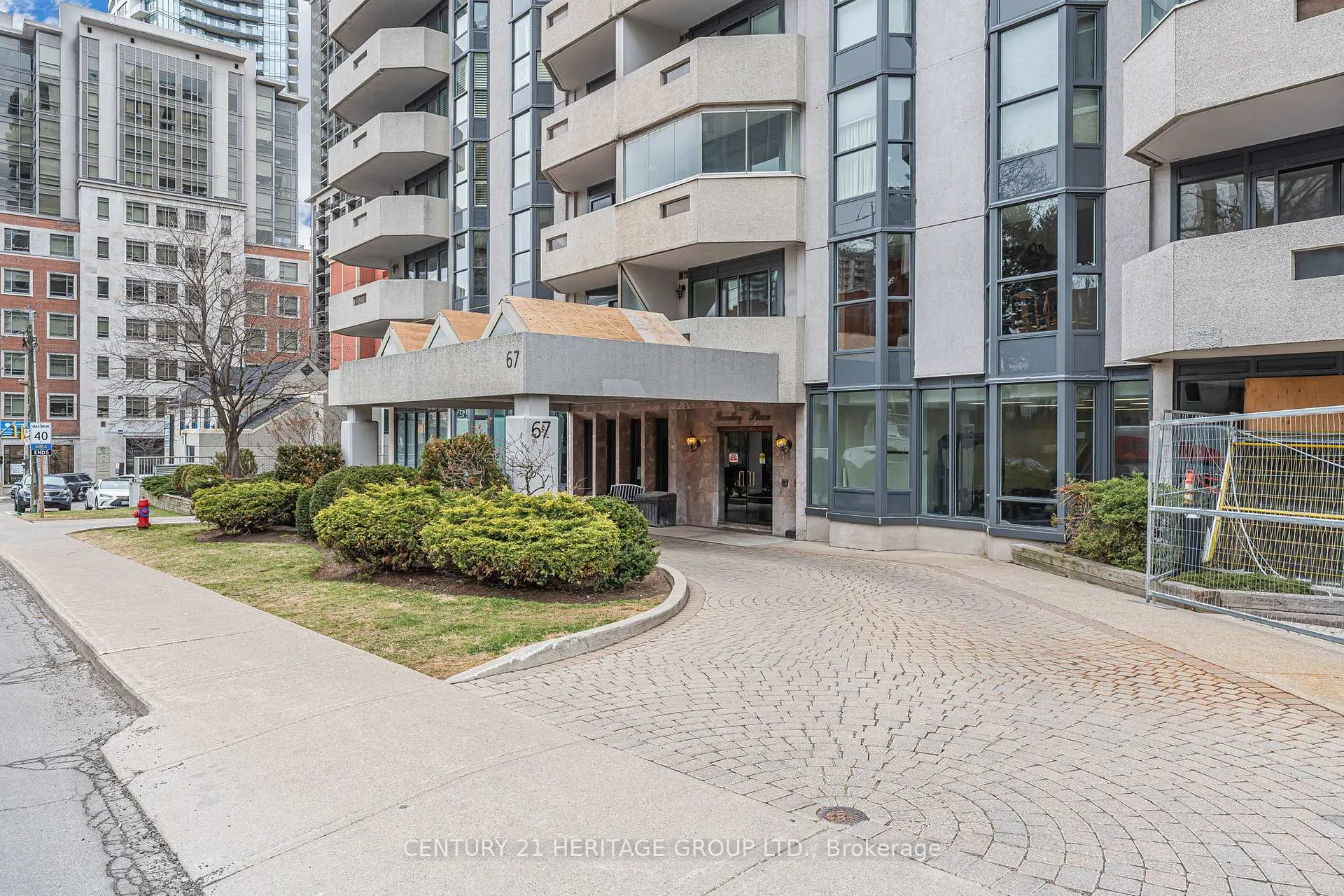 Photo 3 of Unit 102, 67 Caroline Street S, Hamilton, Durand — HOMEH