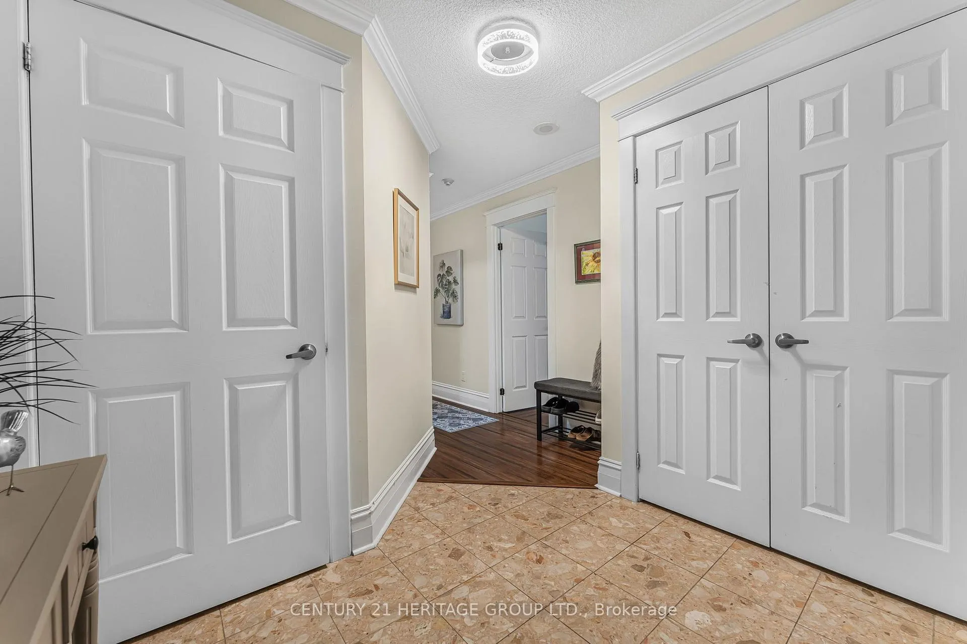 Photo 5 of Unit 102, 67 Caroline Street S, Hamilton, Durand — HOMEH