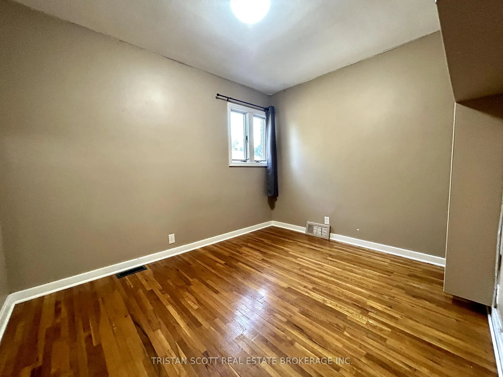 Photo 11 of 3620 Dandurand Avenue, Windsor — HOMEH