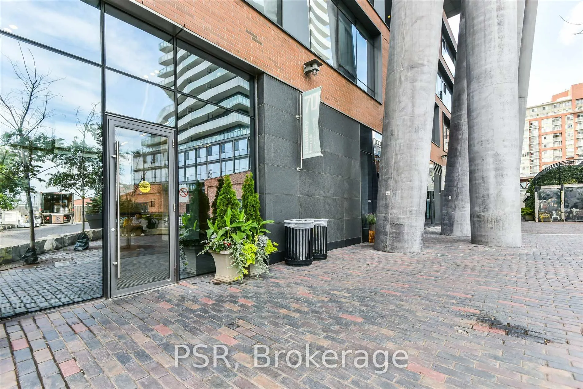 Photo 3 of Unit 2705, 70 Distillery Lane, Toronto, Waterfront Communities — HOMEH