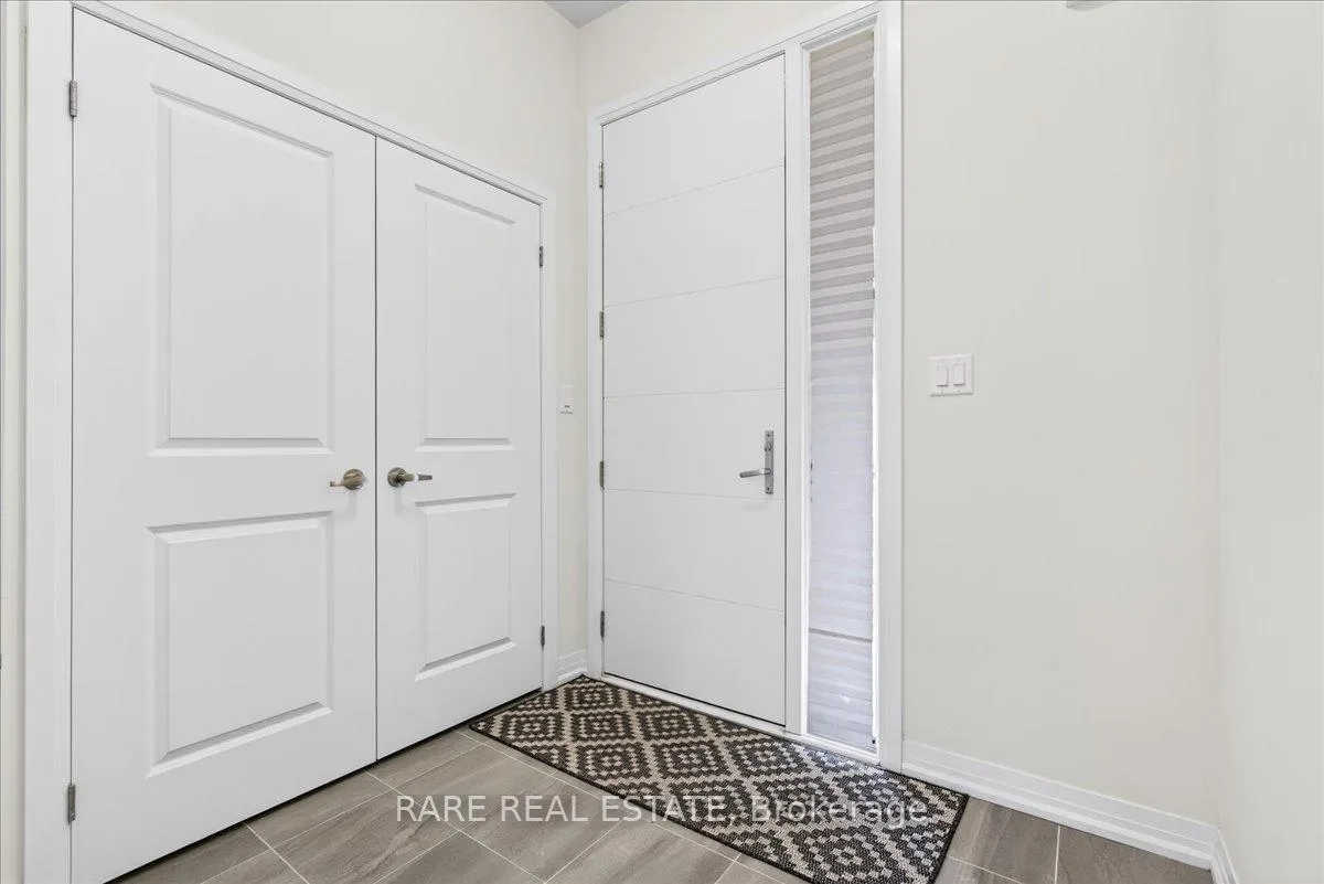 Photo 4 of 28 Bluebird Lane, Barrie, Painswick South — HOMEH