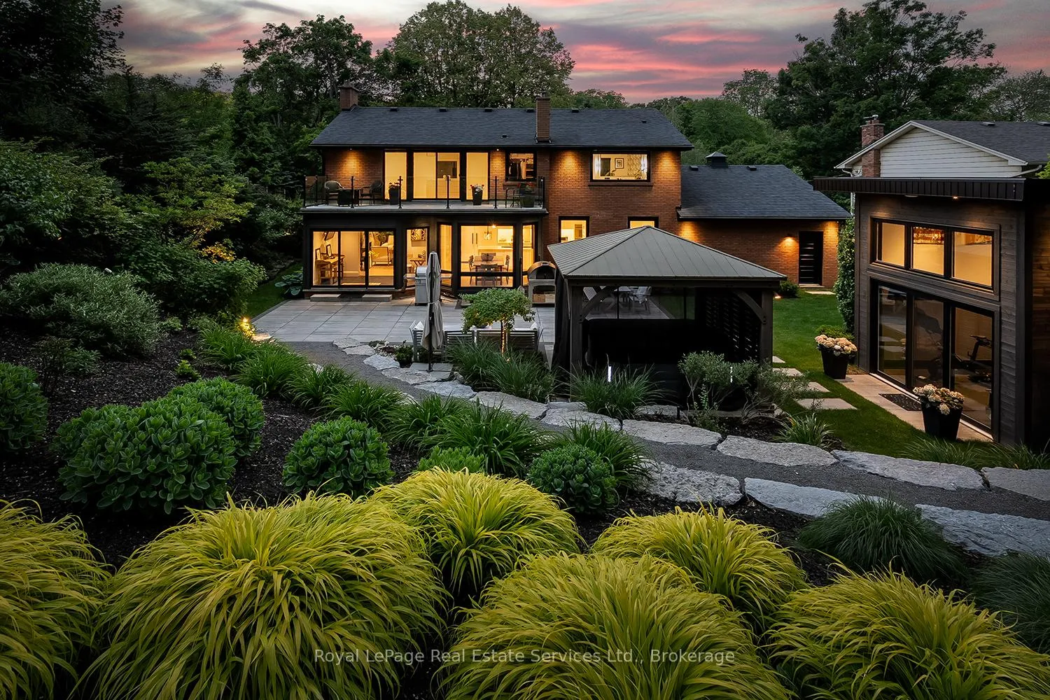Photo 1 of 111 Judith Crescent, Hamilton, Ancaster — HOMEH