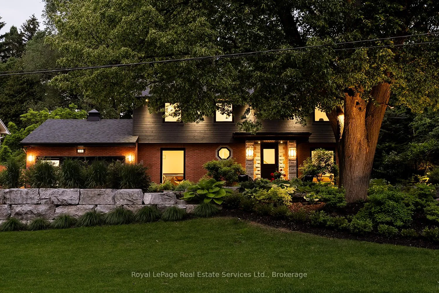 Photo 3 of 111 Judith Crescent, Hamilton, Ancaster — HOMEH