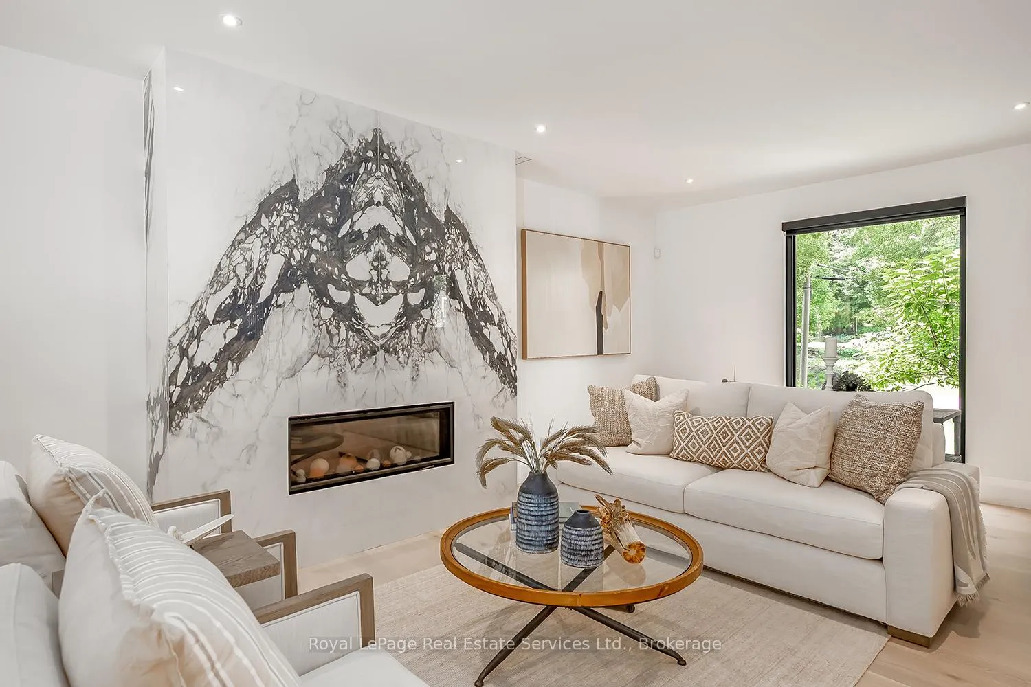 Photo 6 of 111 Judith Crescent, Hamilton, Ancaster — HOMEH