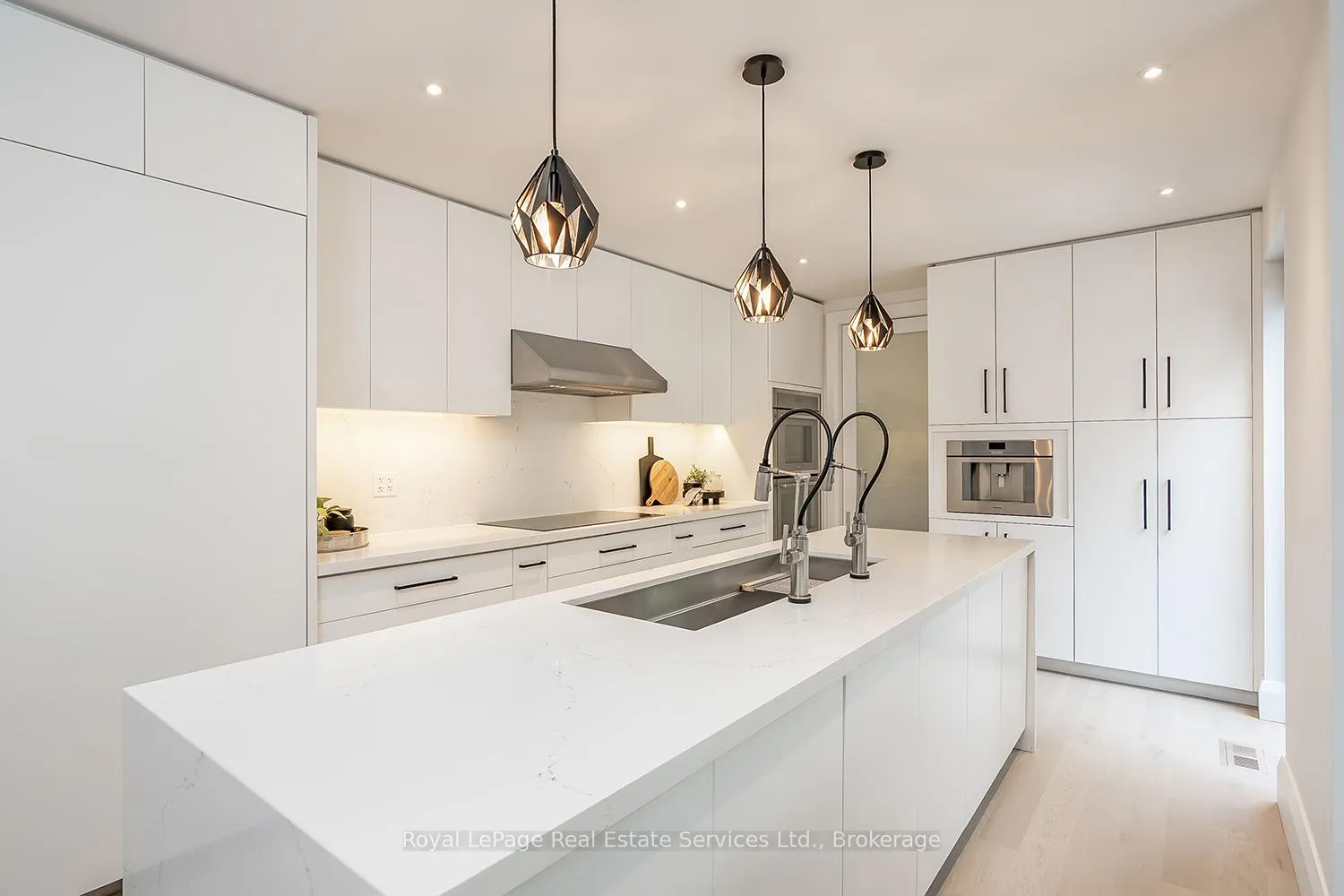 Photo 9 of 111 Judith Crescent, Hamilton, Ancaster — HOMEH
