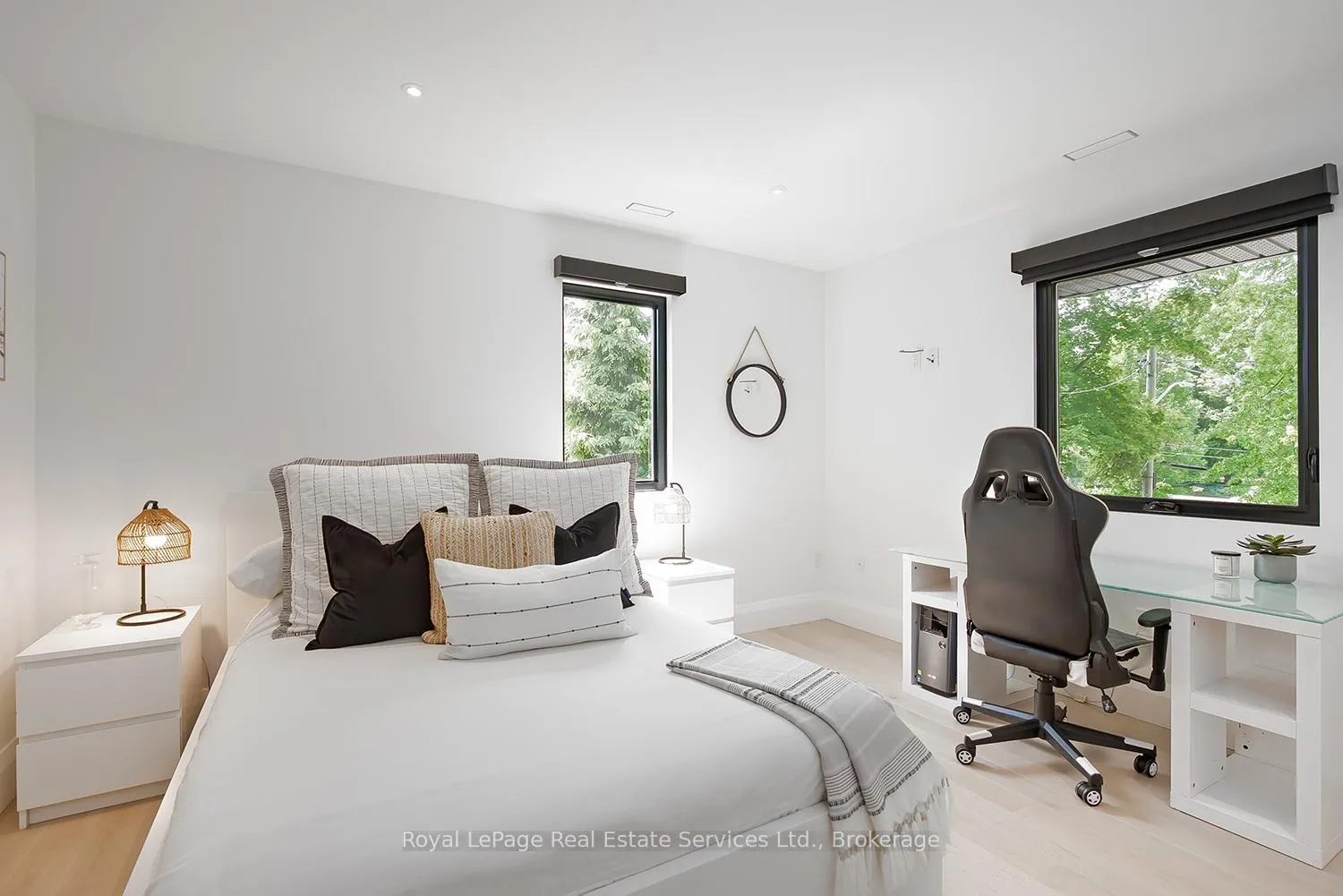 Photo 17 of 111 Judith Crescent, Hamilton, Ancaster — HOMEH