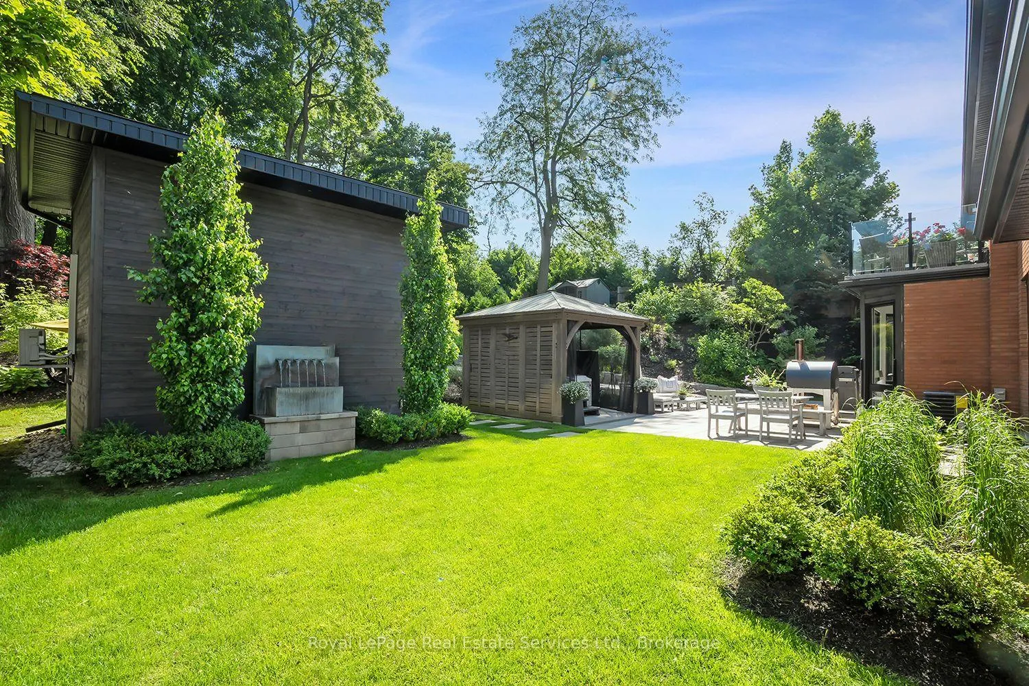 Photo 24 of 111 Judith Crescent, Hamilton, Ancaster — HOMEH