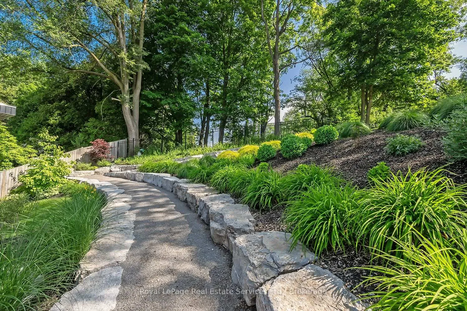 Photo 26 of 111 Judith Crescent, Hamilton, Ancaster — HOMEH