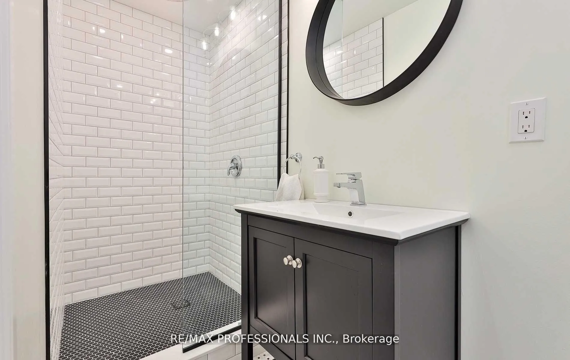 Photo 14 of 82 Alton Avenue, Toronto, South Riverdale — HOMEH