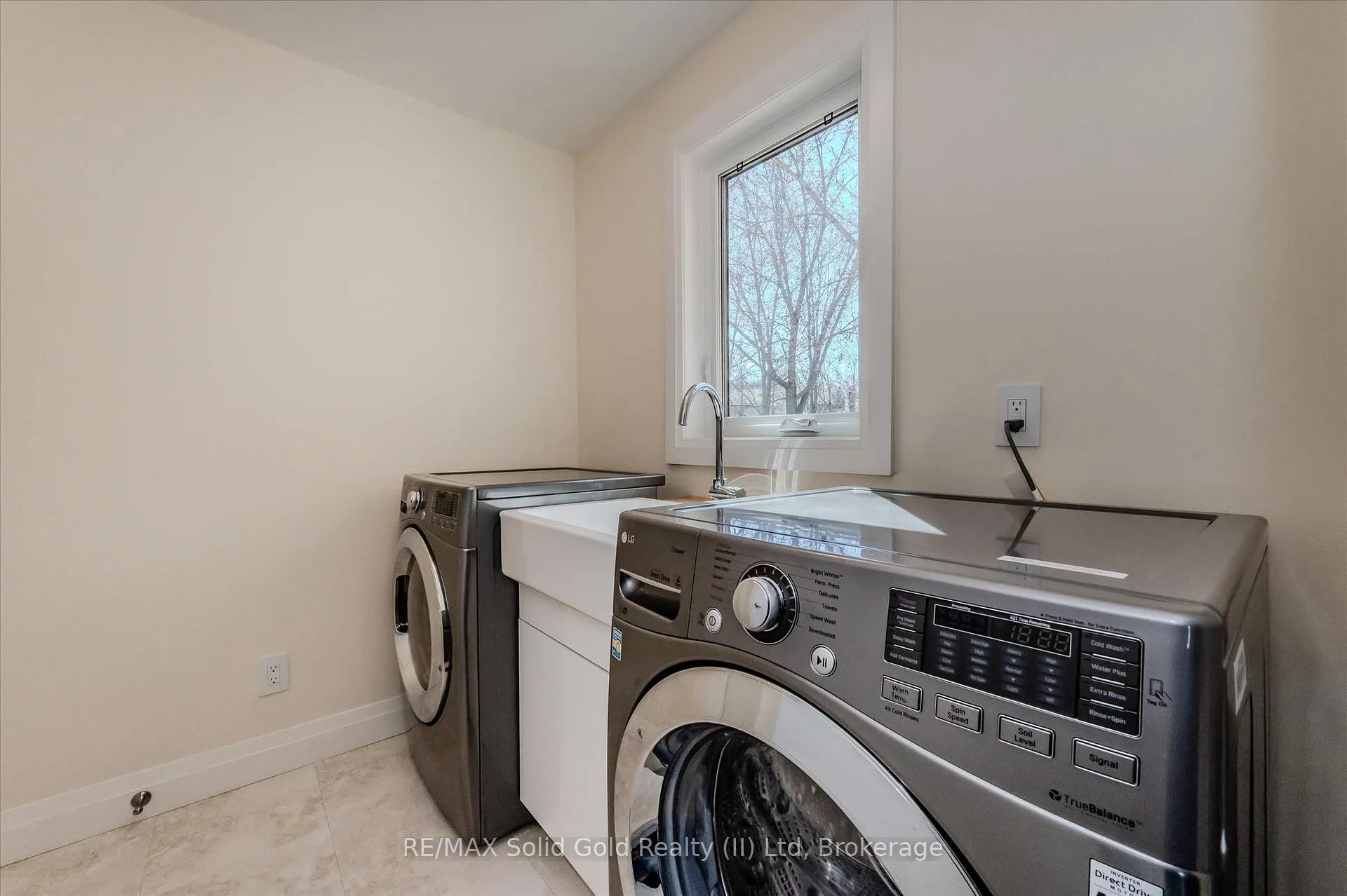 Photo 21 of 364 Ash Tree Place, Waterloo — HOMEH