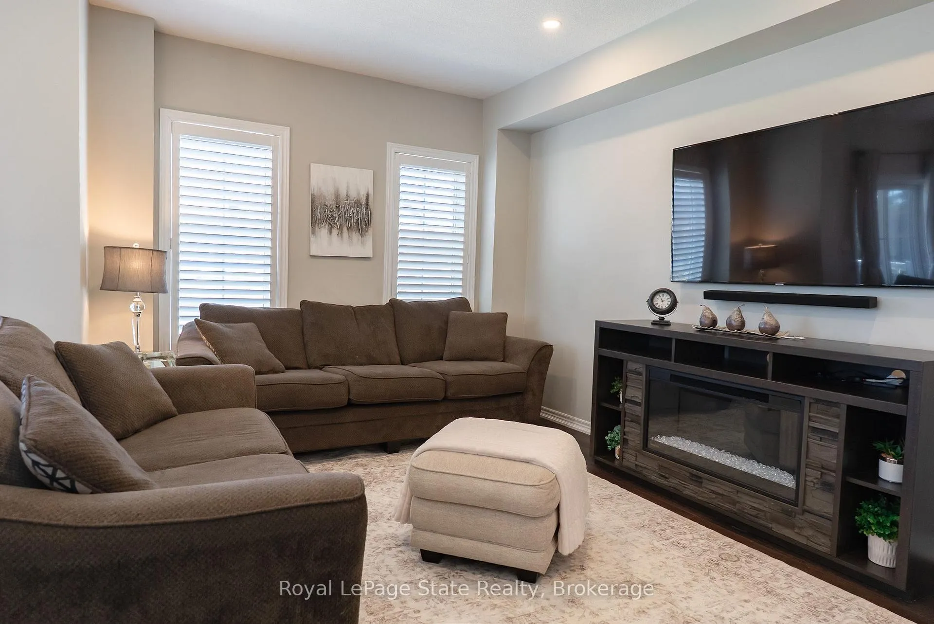 Photo 11 of 4 Garlent Avenue, Hamilton, Meadowlands — HOMEH