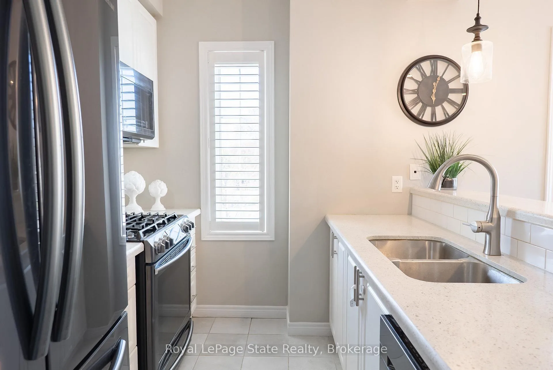 Photo 17 of 4 Garlent Avenue, Hamilton, Meadowlands — HOMEH