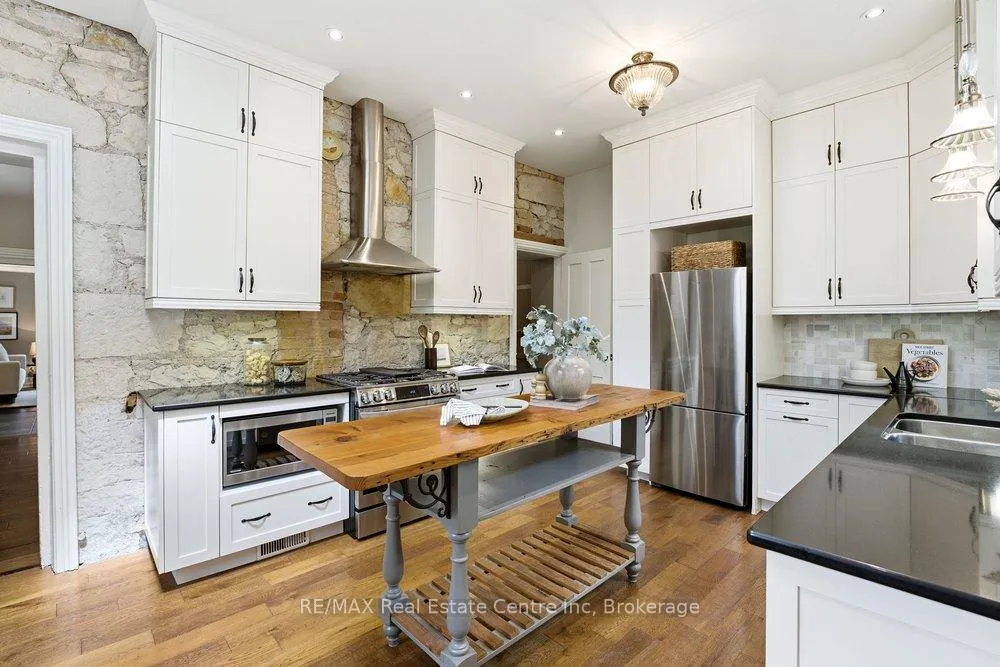 Photo 5 of 52 Queen Street, Guelph, St. George's — HOMEH