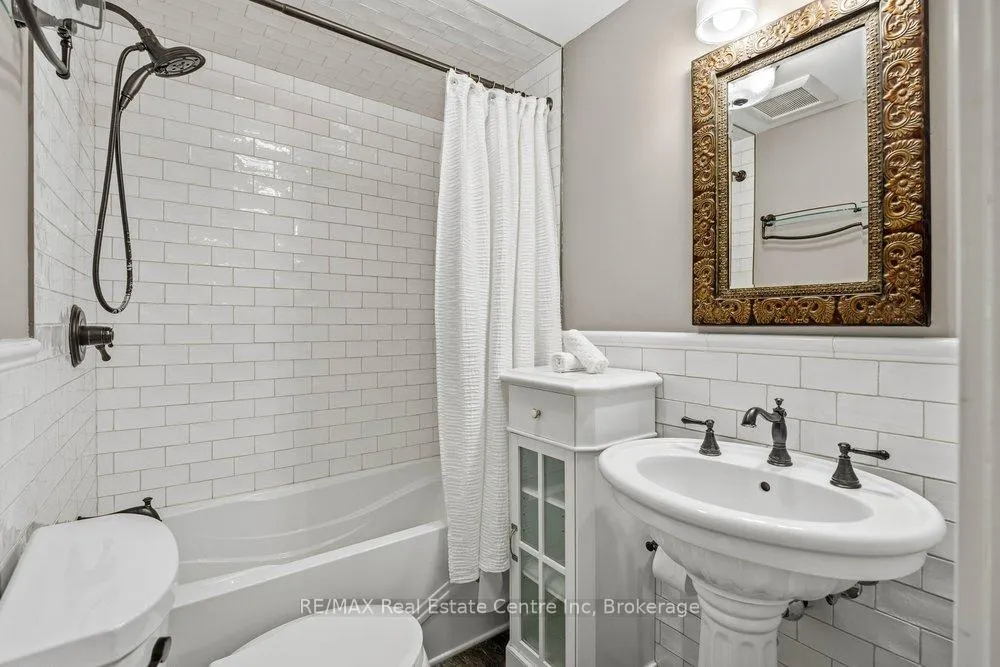 Photo 11 of 52 Queen Street, Guelph, St. George's — HOMEH