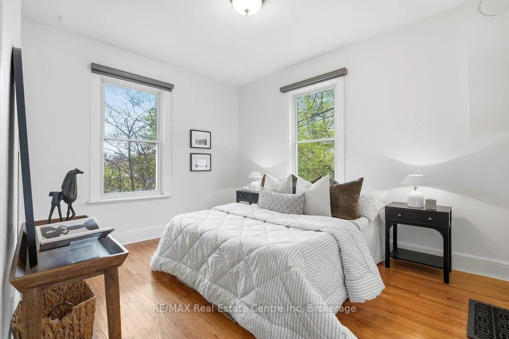 Photo 16 of 52 Queen Street, Guelph, St. George's — HOMEH