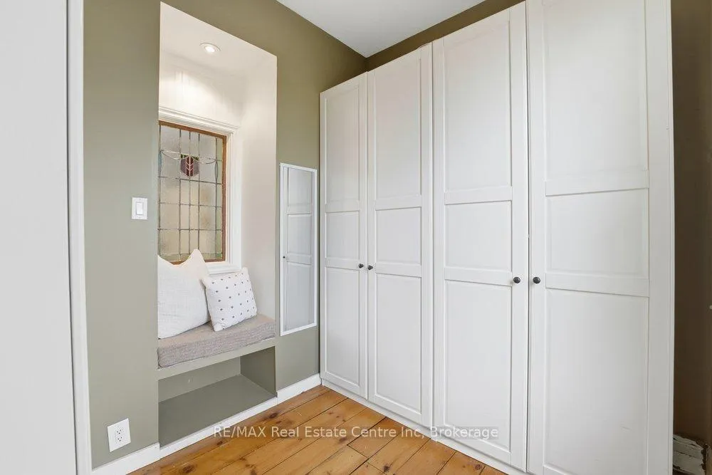 Photo 18 of 52 Queen Street, Guelph, St. George's — HOMEH