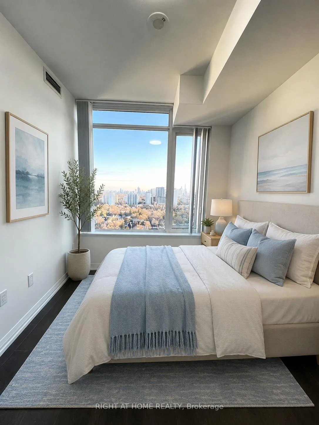 Photo 3 of Unit 2612, 50 Dunfield Avenue, Toronto, Mount Pleasant West — HOMEH