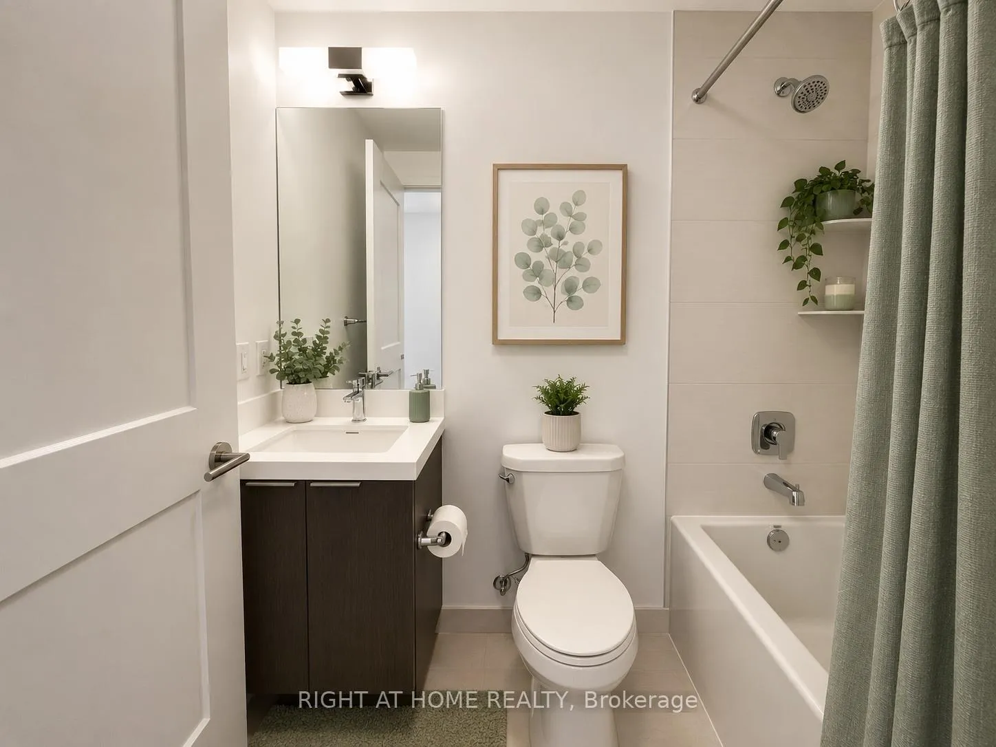 Photo 4 of Unit 2612, 50 Dunfield Avenue, Toronto, Mount Pleasant West — HOMEH
