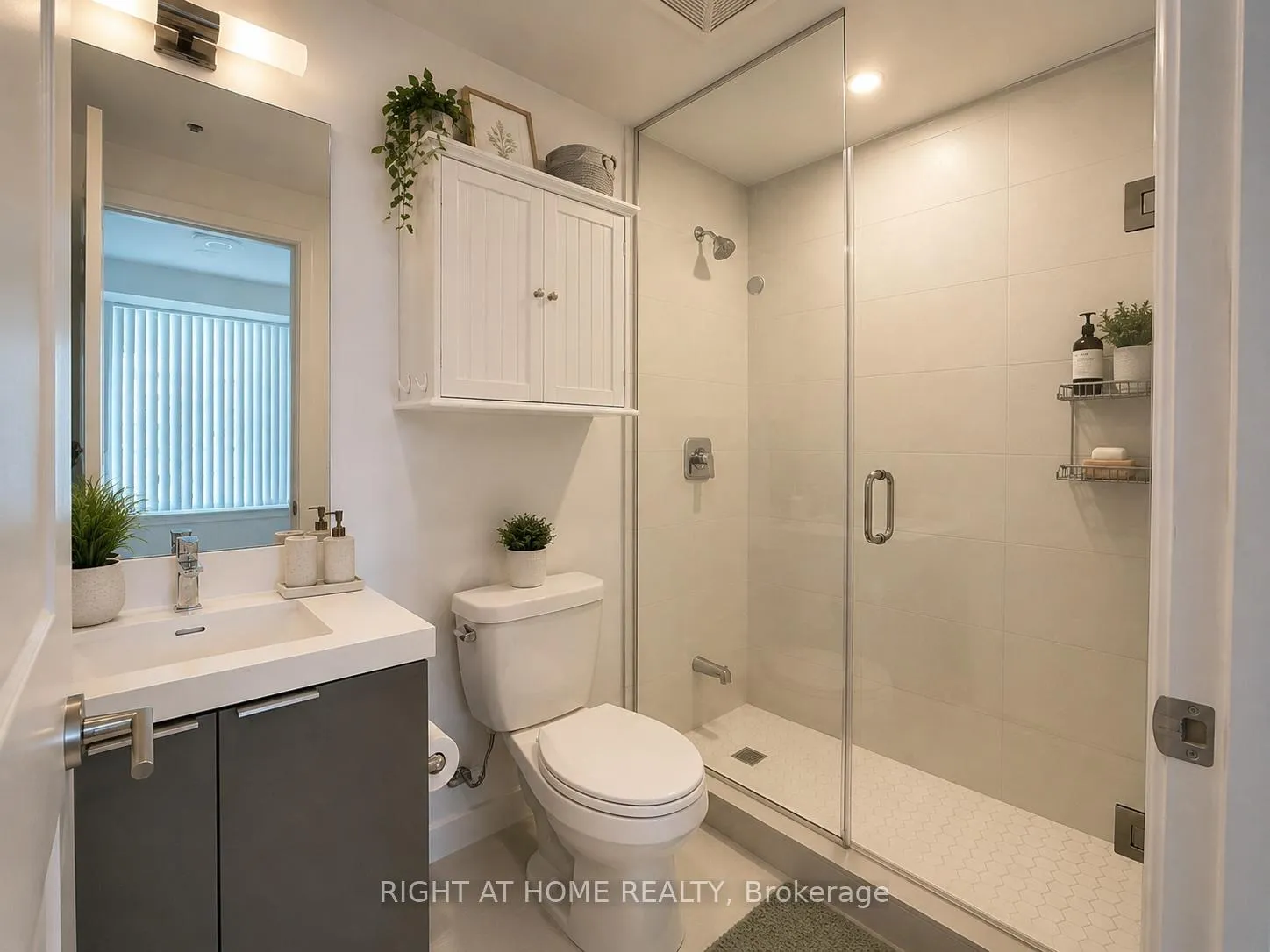 Photo 5 of Unit 2612, 50 Dunfield Avenue, Toronto, Mount Pleasant West — HOMEH