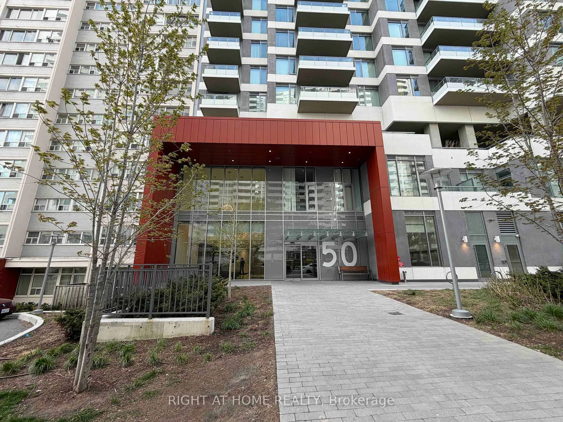 Photo 8 of Unit 2612, 50 Dunfield Avenue, Toronto, Mount Pleasant West — HOMEH