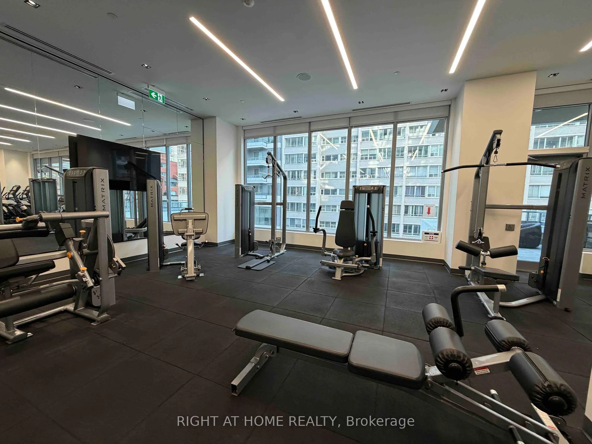 Photo 15 of Unit 2612, 50 Dunfield Avenue, Toronto, Mount Pleasant West — HOMEH