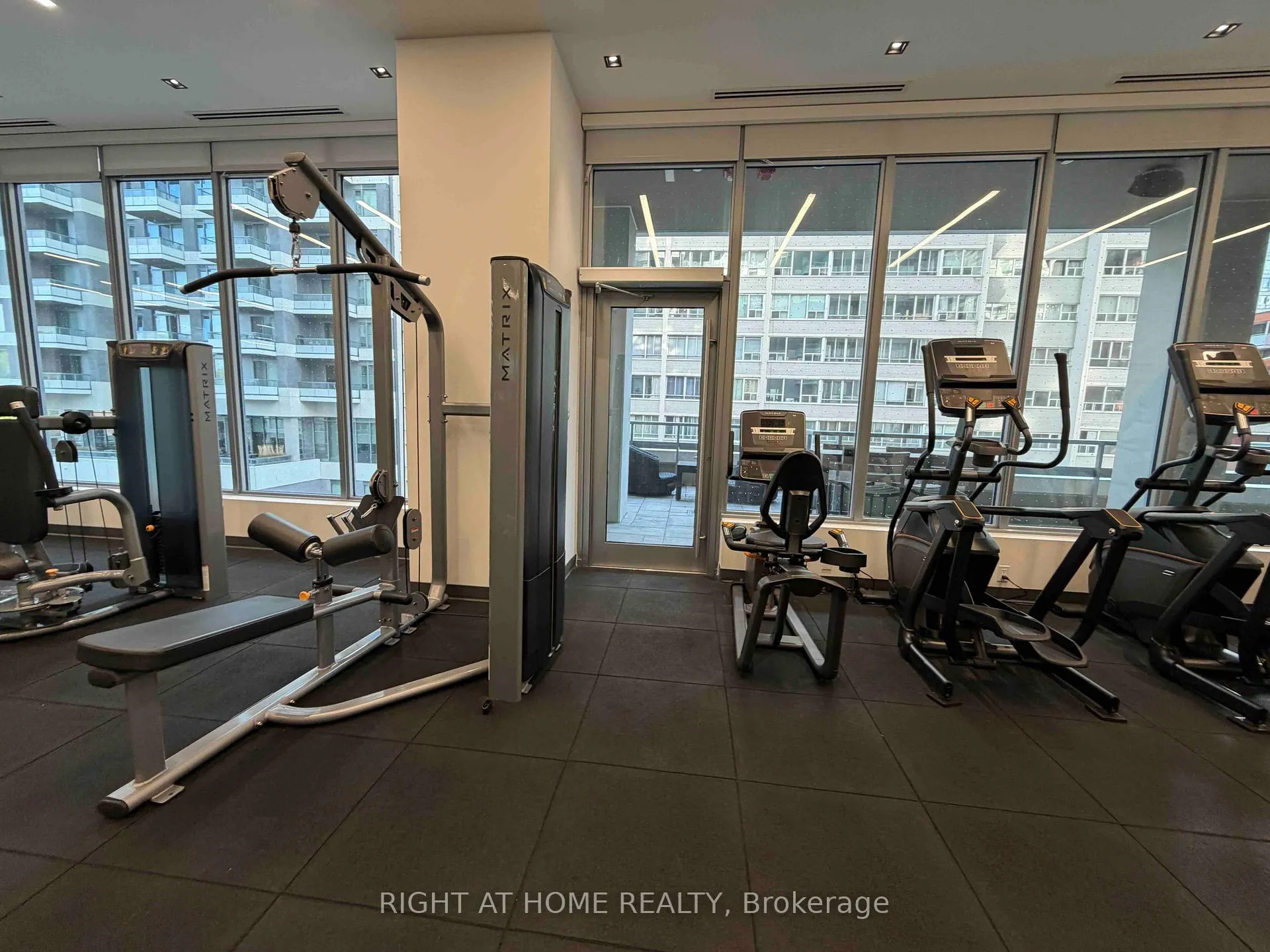 Photo 18 of Unit 2612, 50 Dunfield Avenue, Toronto, Mount Pleasant West — HOMEH