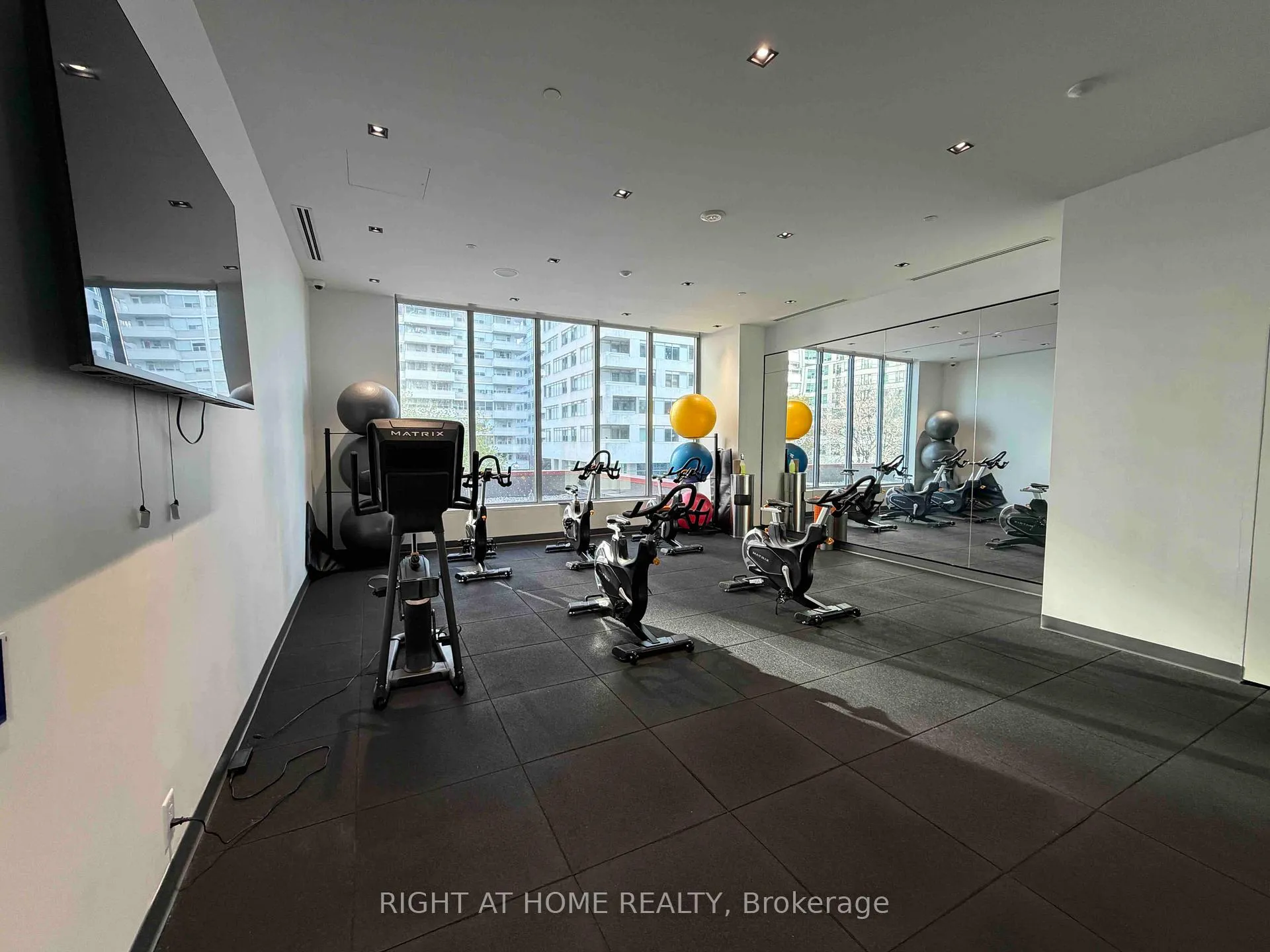 Photo 19 of Unit 2612, 50 Dunfield Avenue, Toronto, Mount Pleasant West — HOMEH