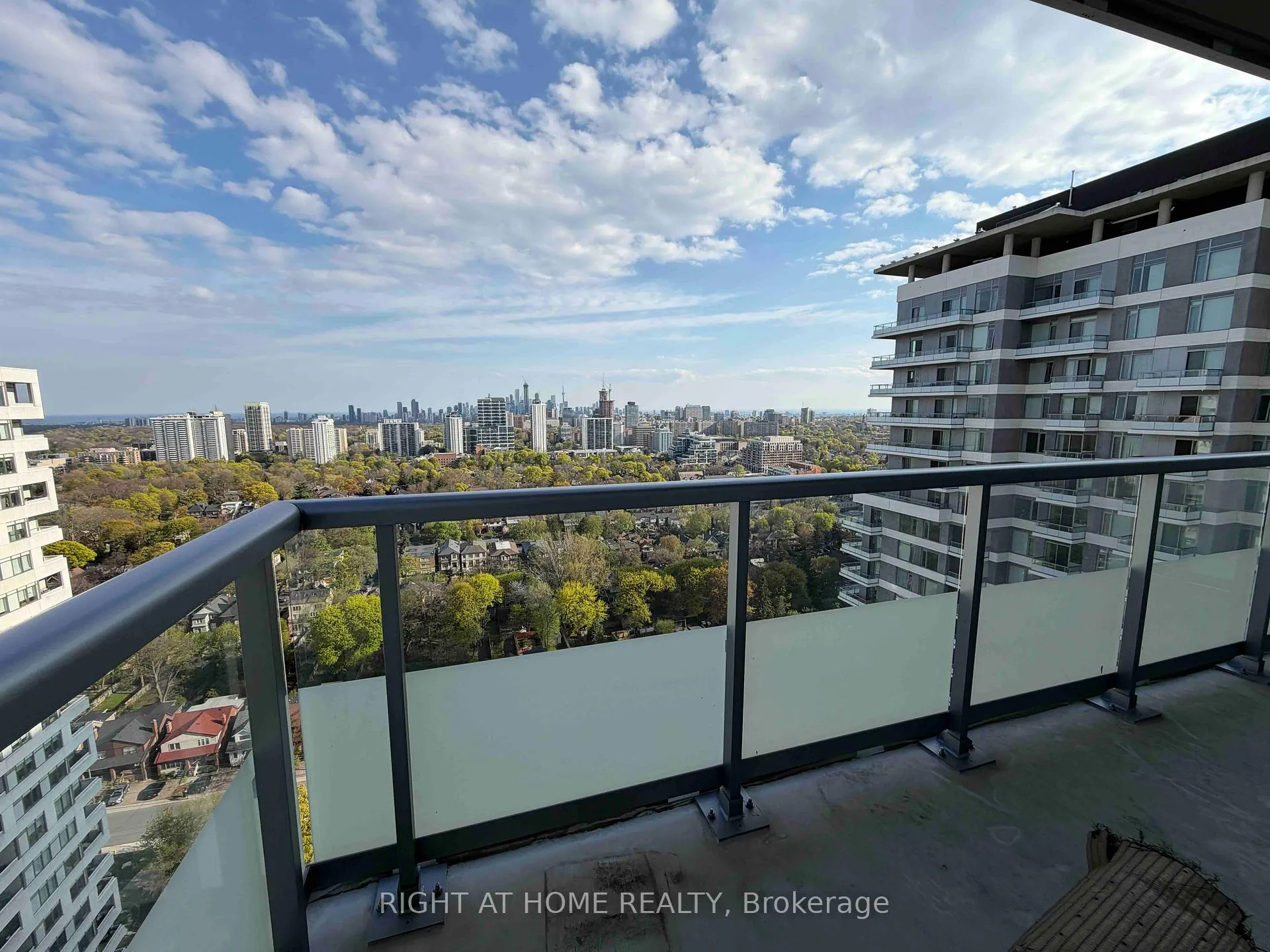 Photo 23 of Unit 2612, 50 Dunfield Avenue, Toronto, Mount Pleasant West — HOMEH