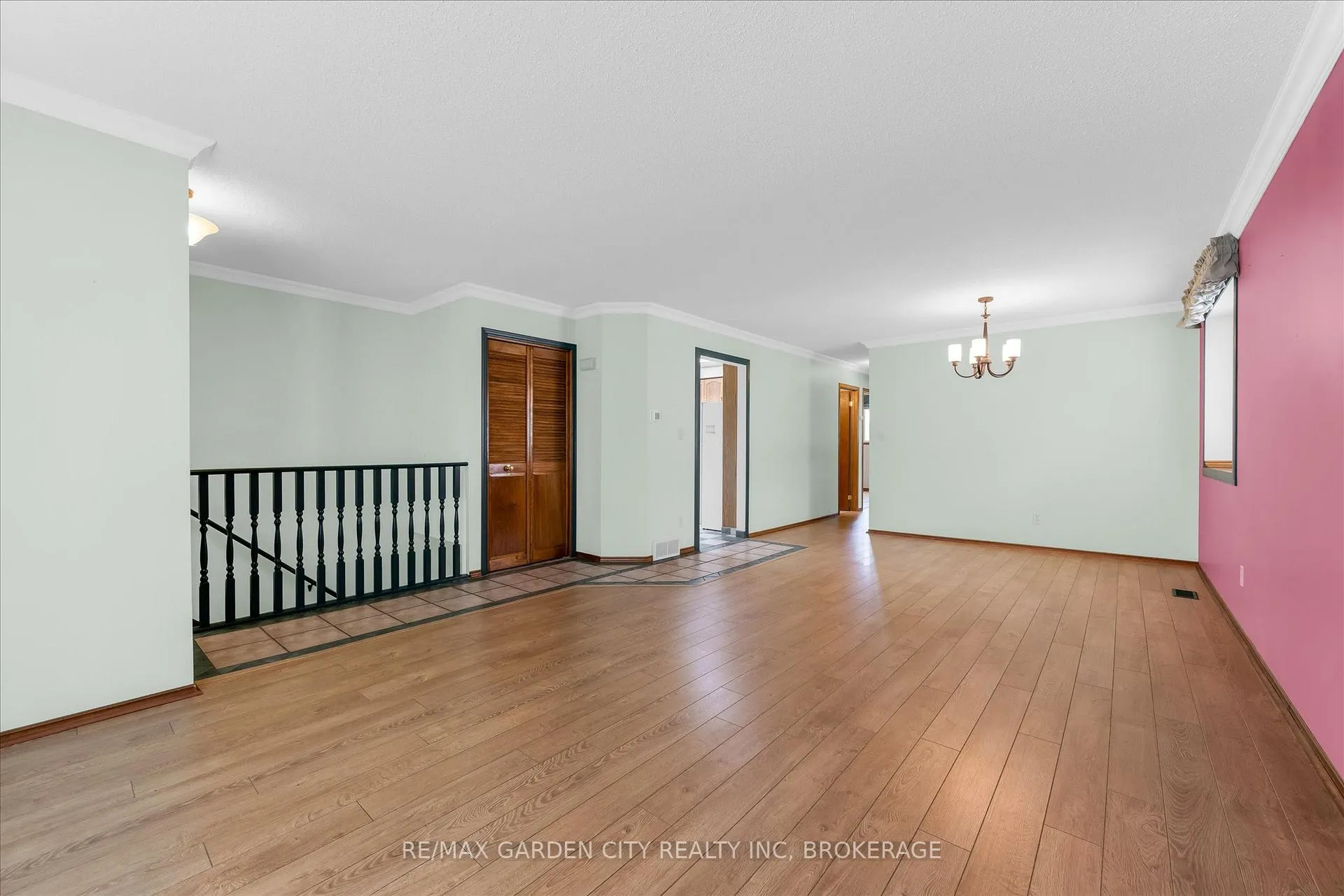 Photo 4 of 71 Hazel Street, St. Catharines, Burleigh Hill — HOMEH