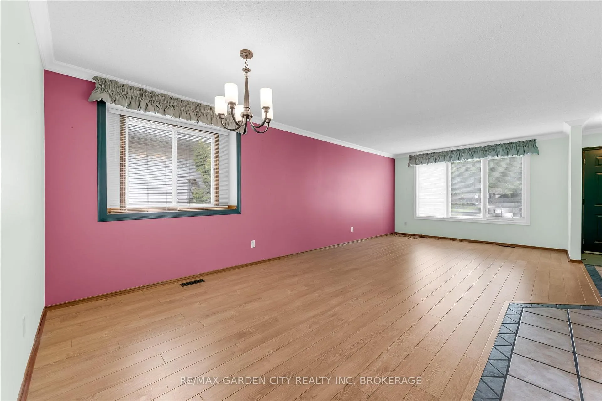 Photo 7 of 71 Hazel Street, St. Catharines, Burleigh Hill — HOMEH