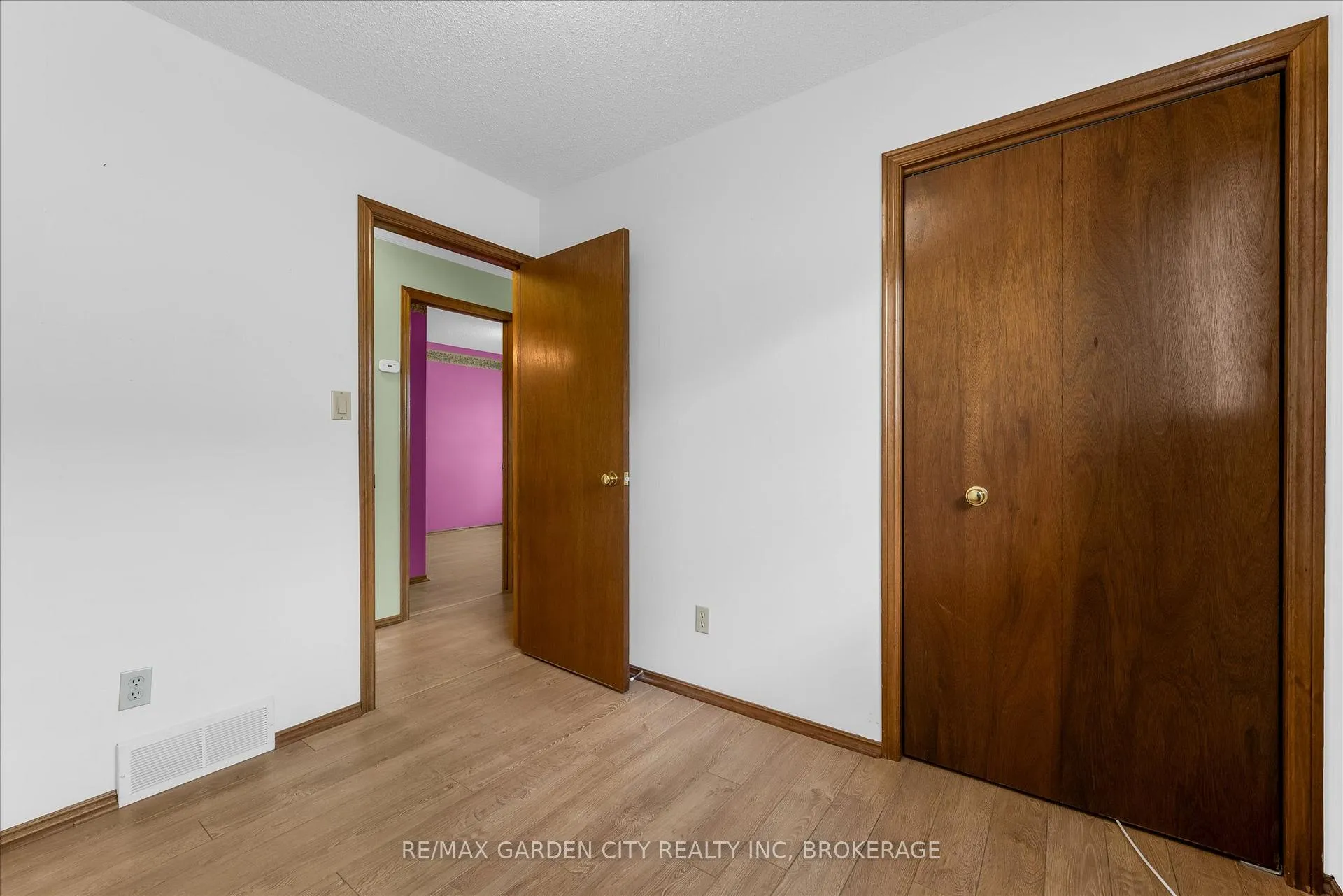Photo 16 of 71 Hazel Street, St. Catharines, Burleigh Hill — HOMEH