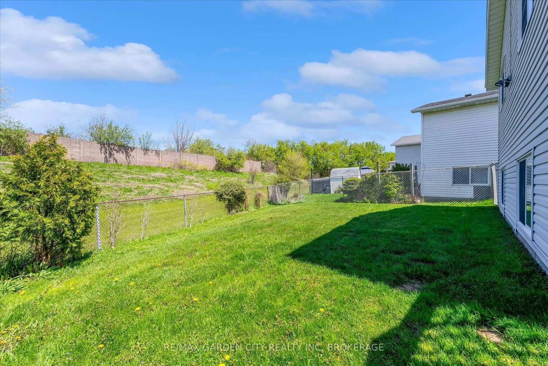 Photo 27 of 71 Hazel Street, St. Catharines, Burleigh Hill — HOMEH
