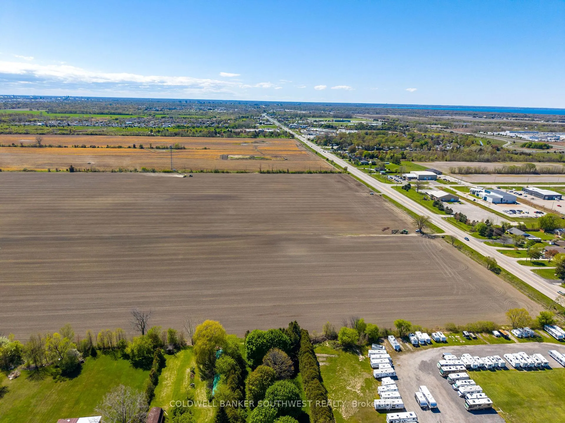 Photo 3 of 2053 London Line, Sarnia — HOMEH
