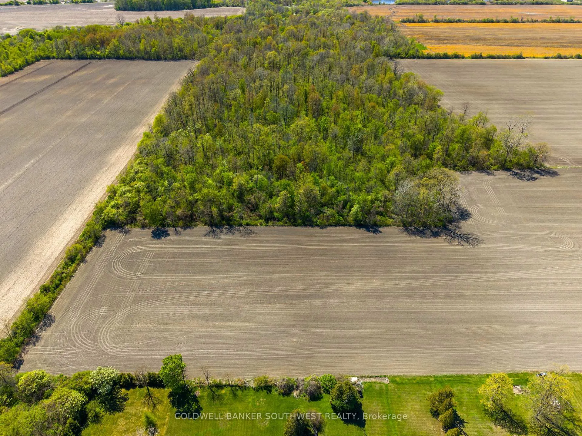 Photo 7 of 2053 London Line, Sarnia — HOMEH