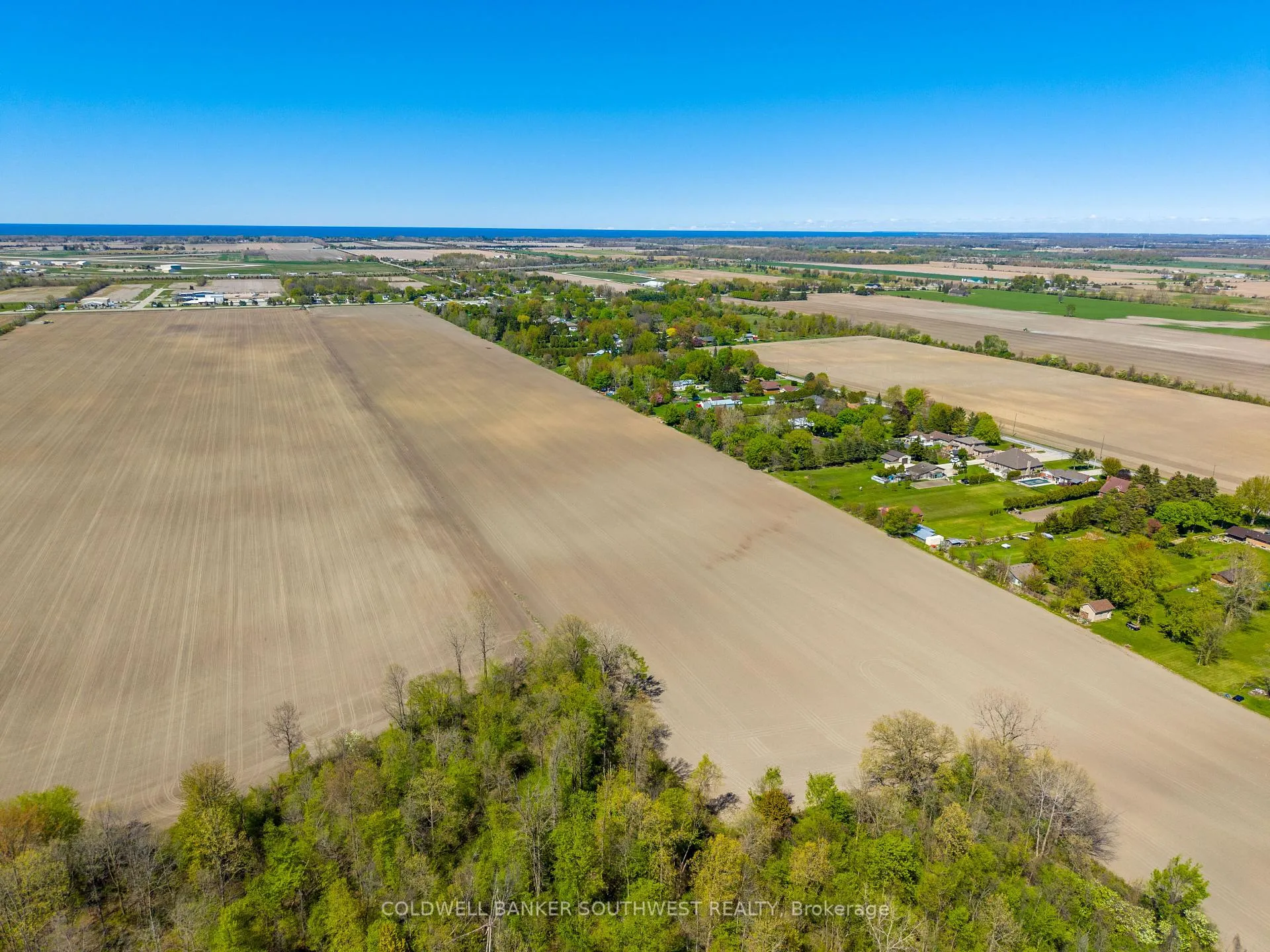 Photo 9 of 2053 London Line, Sarnia — HOMEH