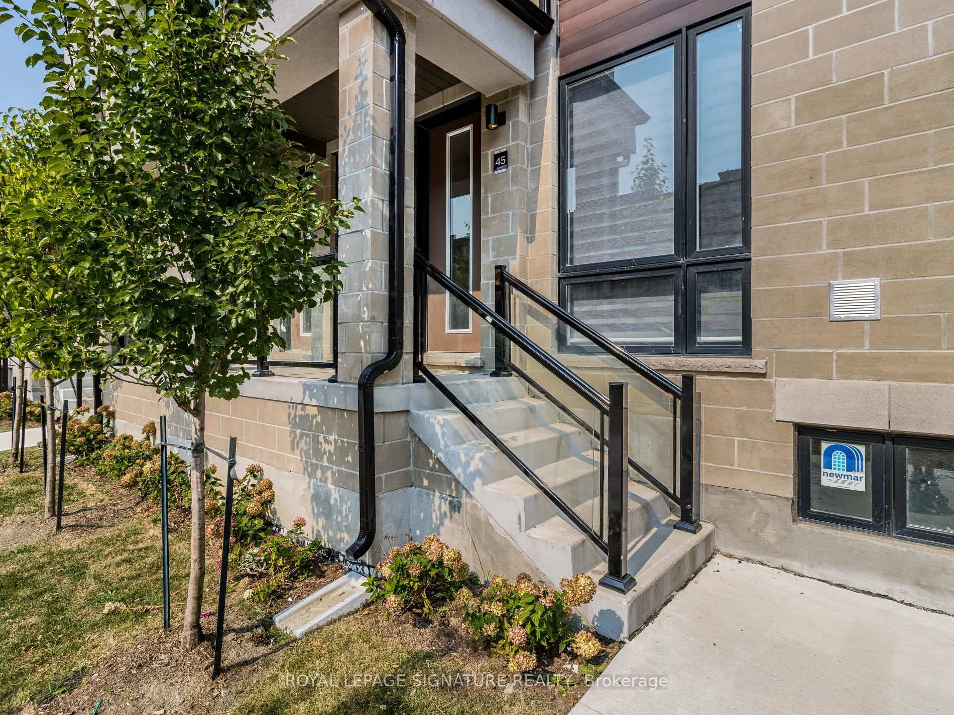 Photo 3 of Unit 45, 45 Knotsberry Circle, Brampton, Bram West — HOMEH