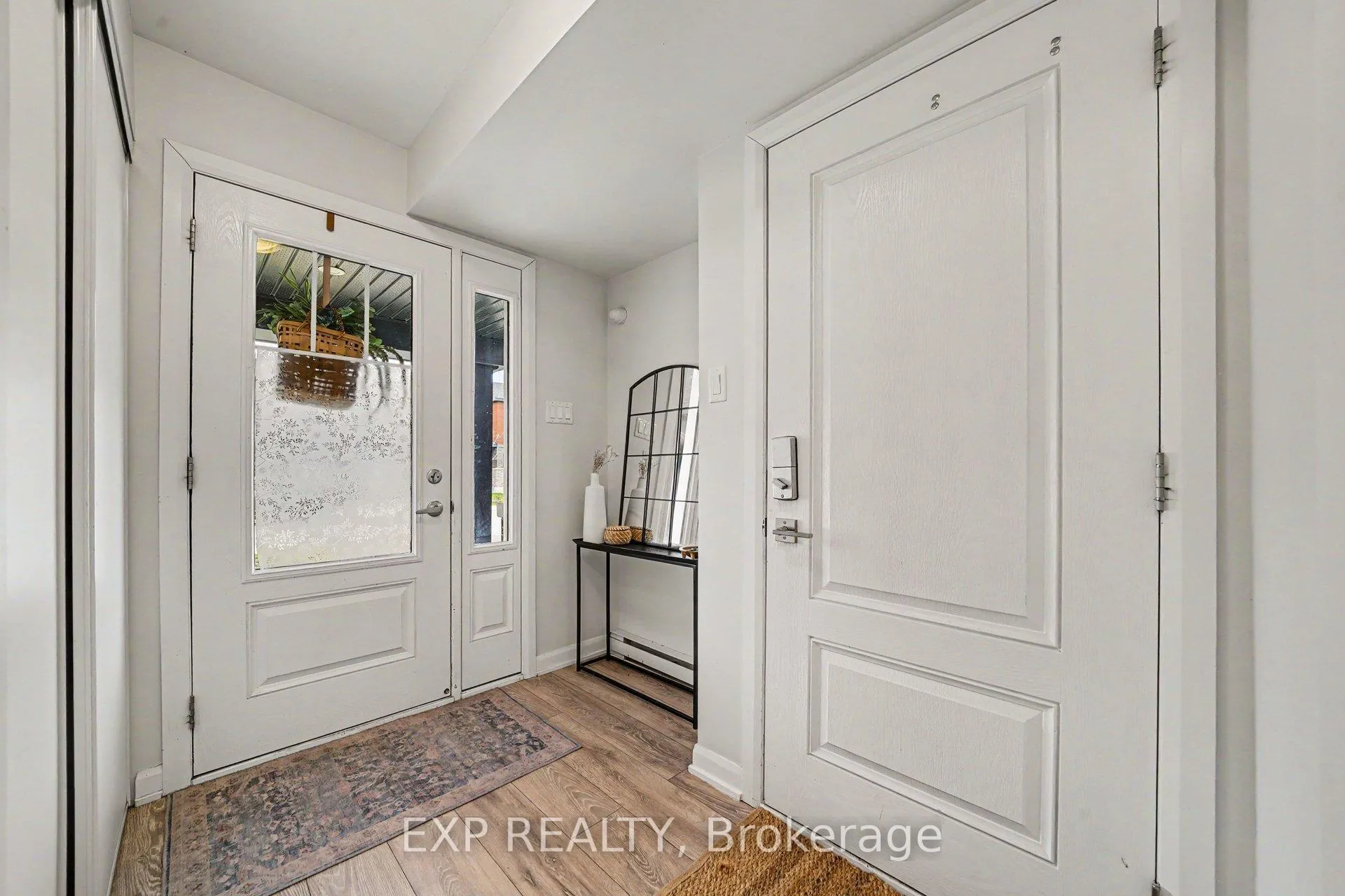 Photo 4 of 108 Teelin Circle, Ottawa, Barrhaven - Half Moon Bay — HOMEH